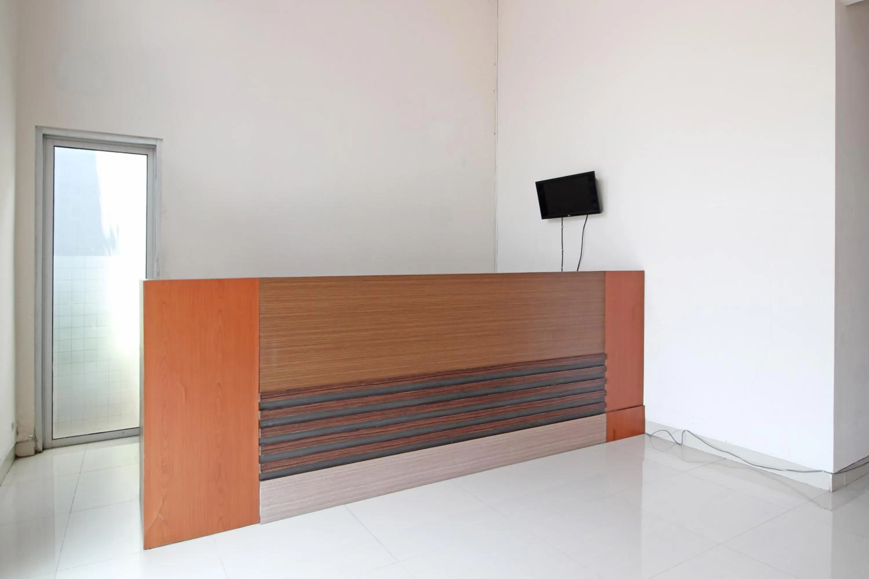 Lobby or reception in RedDoorz near Hartono Mall 3