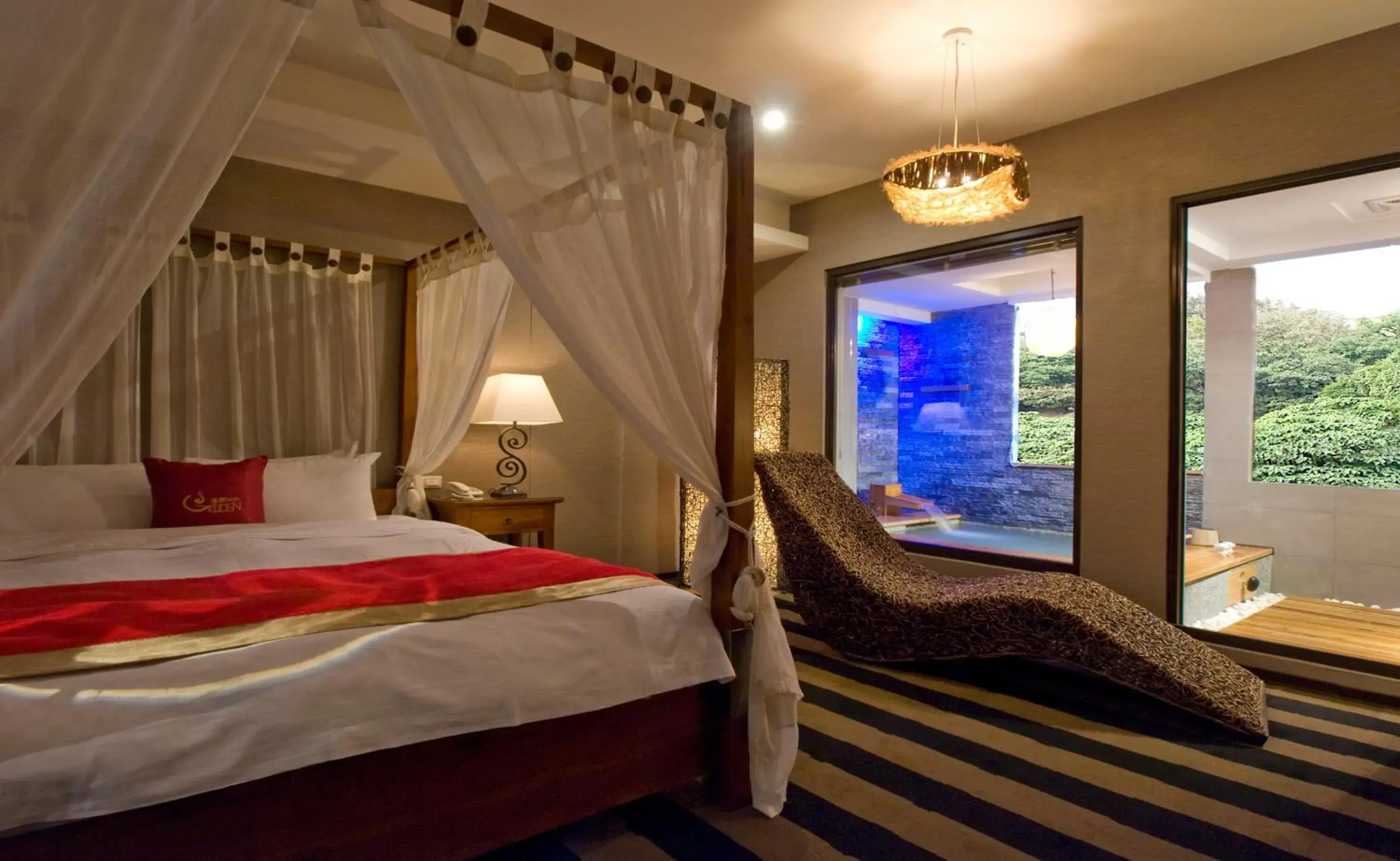 Bed in Golden Hot Spring Hotel Bed in Golden Hot Spring Hotel