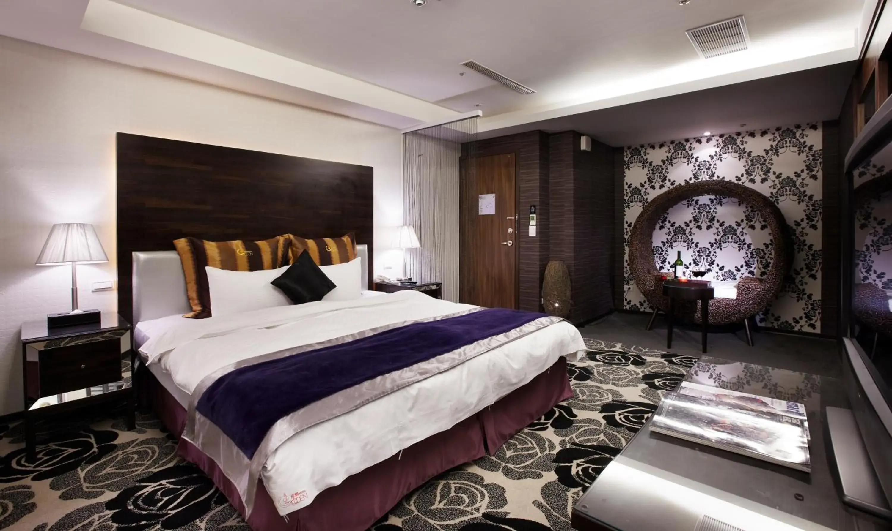 Bed in Golden Hot Spring Hotel Bed in Golden Hot Spring Hotel