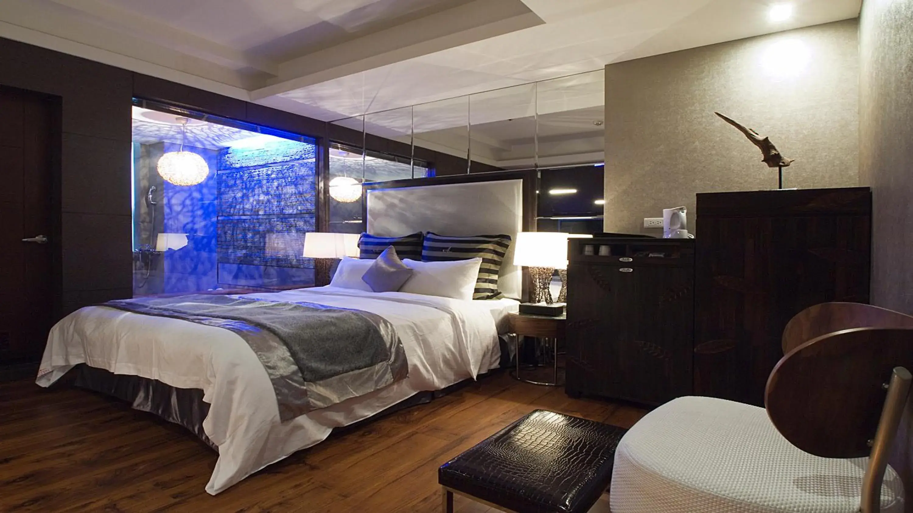 Bed in Golden Hot Spring Hotel Bed in Golden Hot Spring Hotel