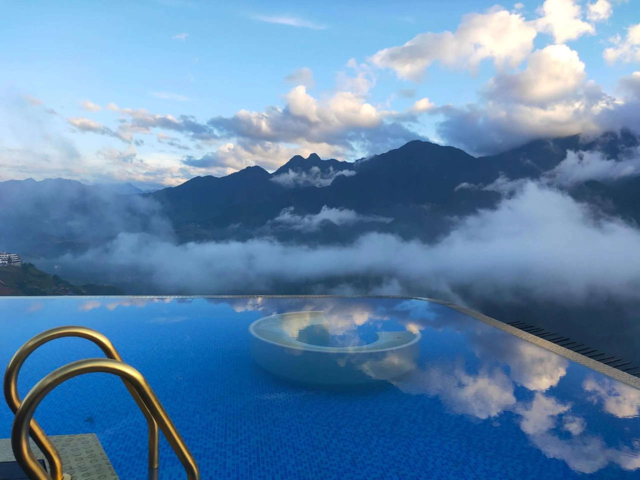 Swimming pool in Pistachio Hotel Sapa