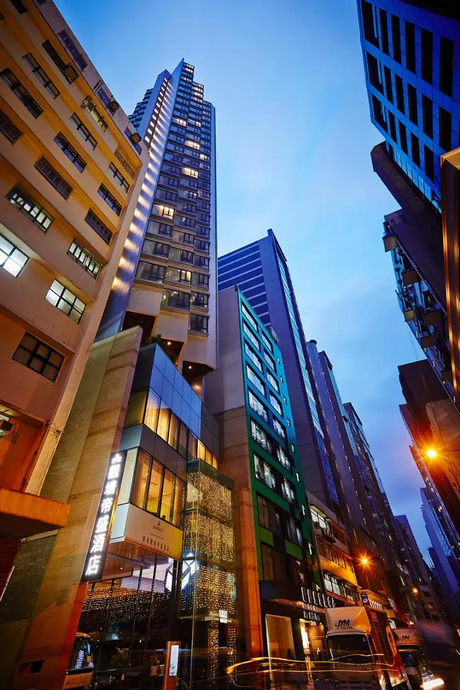 Property building in Dorsett Kwun Tong, Hong Kong Property building in Dorsett Kwun Tong, Hong Kong