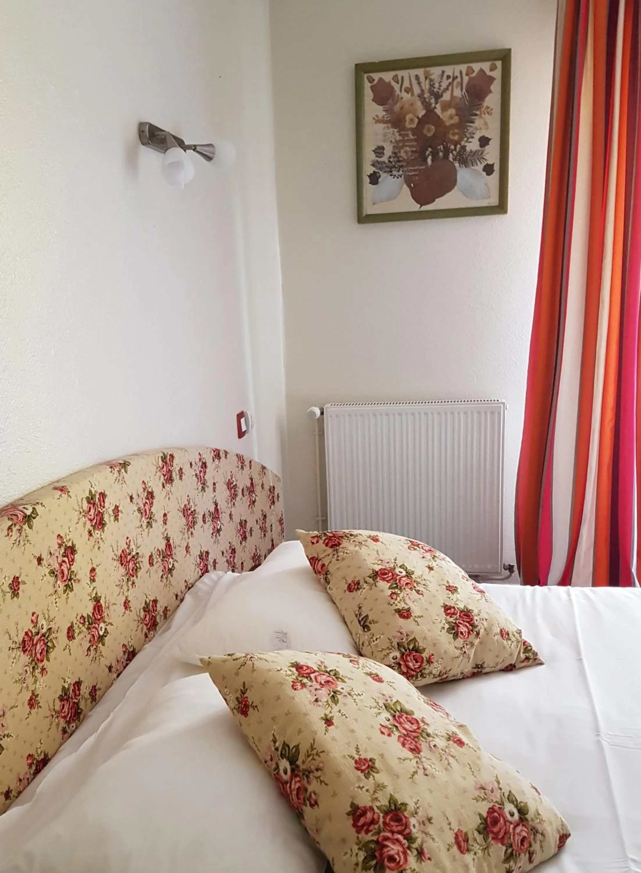 Photo of the whole room in Hotel Pyrenées Atlantique