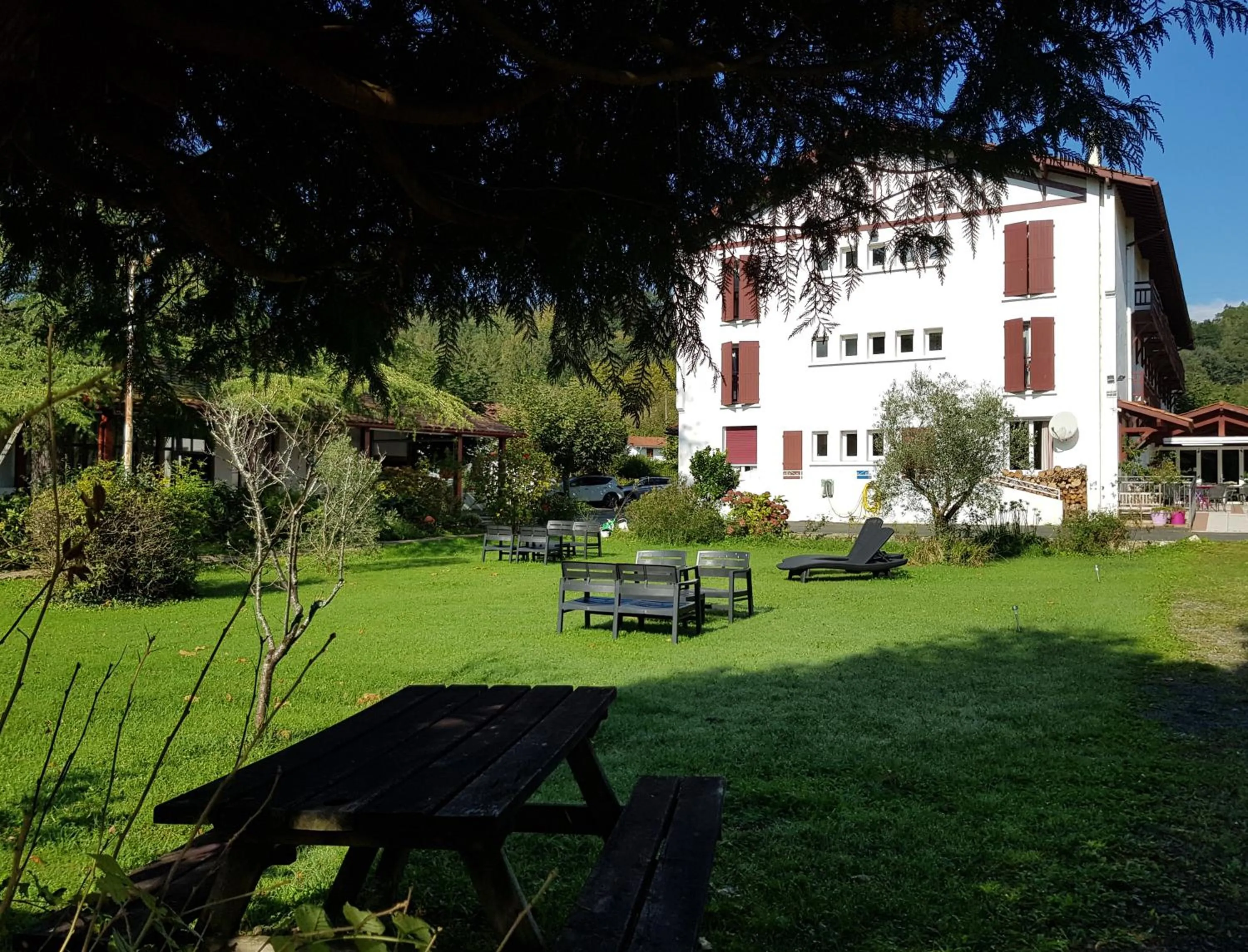 Garden in Hotel Pyrenées Atlantique