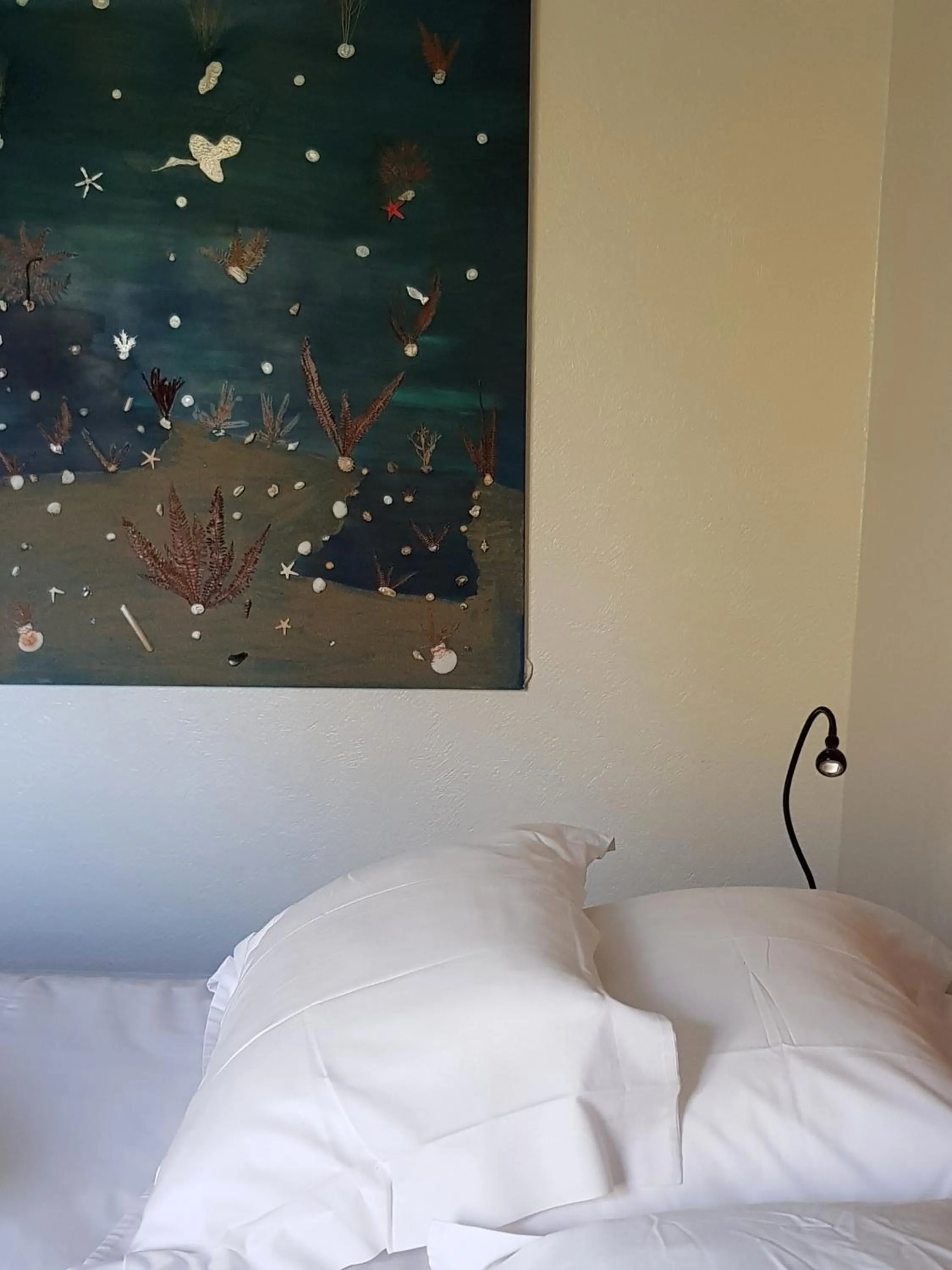 Bedroom in Hotel Pyrenées Atlantique