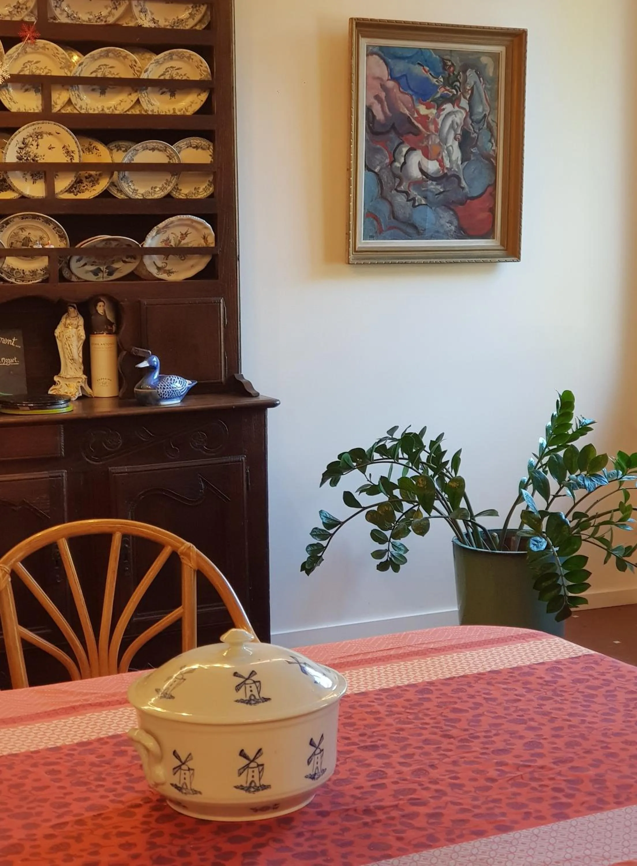 Communal lounge/ TV room in Hotel Pyrenées Atlantique