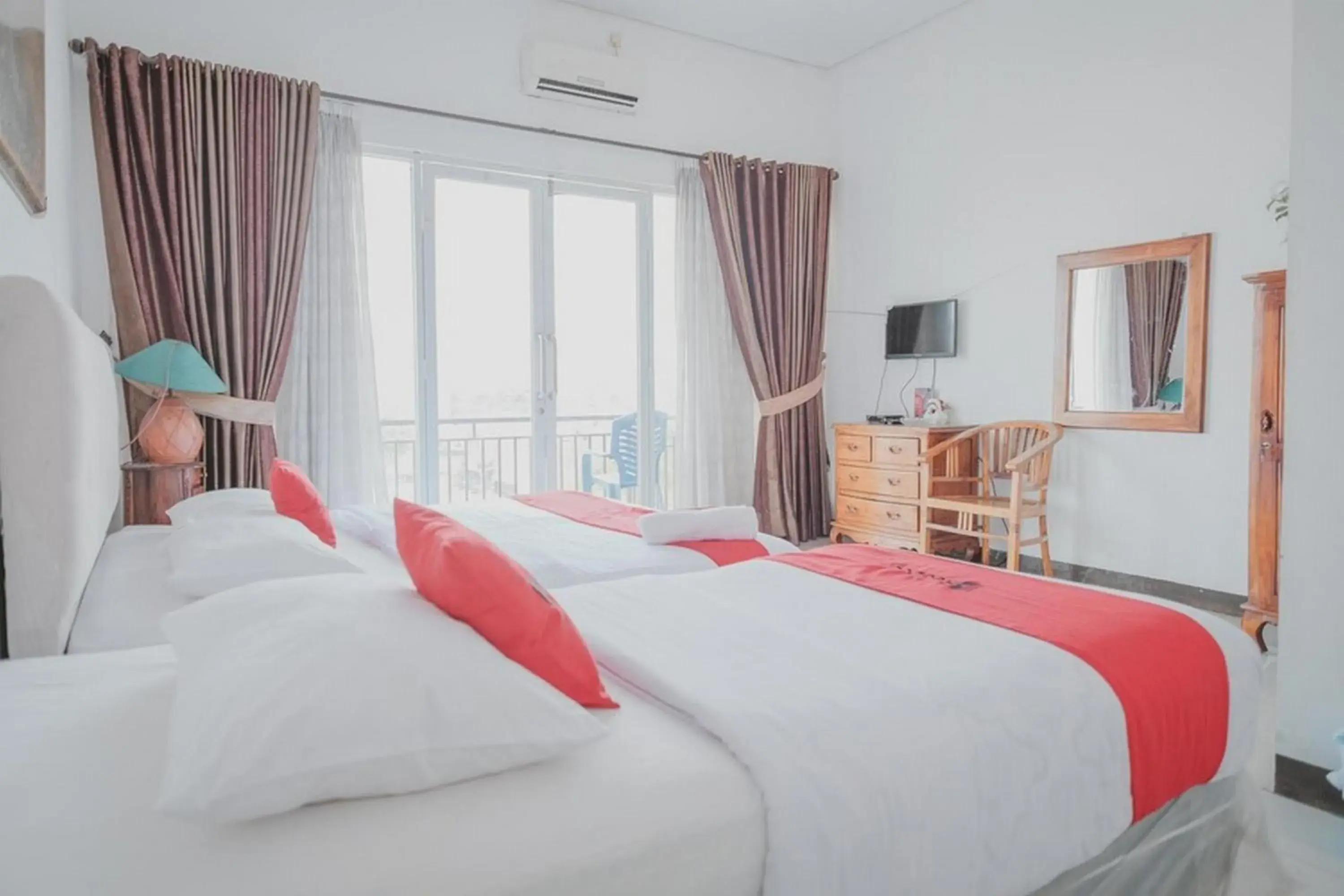 Photo of the whole room, Bed in RedDoorz Syariah At Lampung Walk Photo of the whole room, Bed in RedDoorz Syariah At Lampung Walk