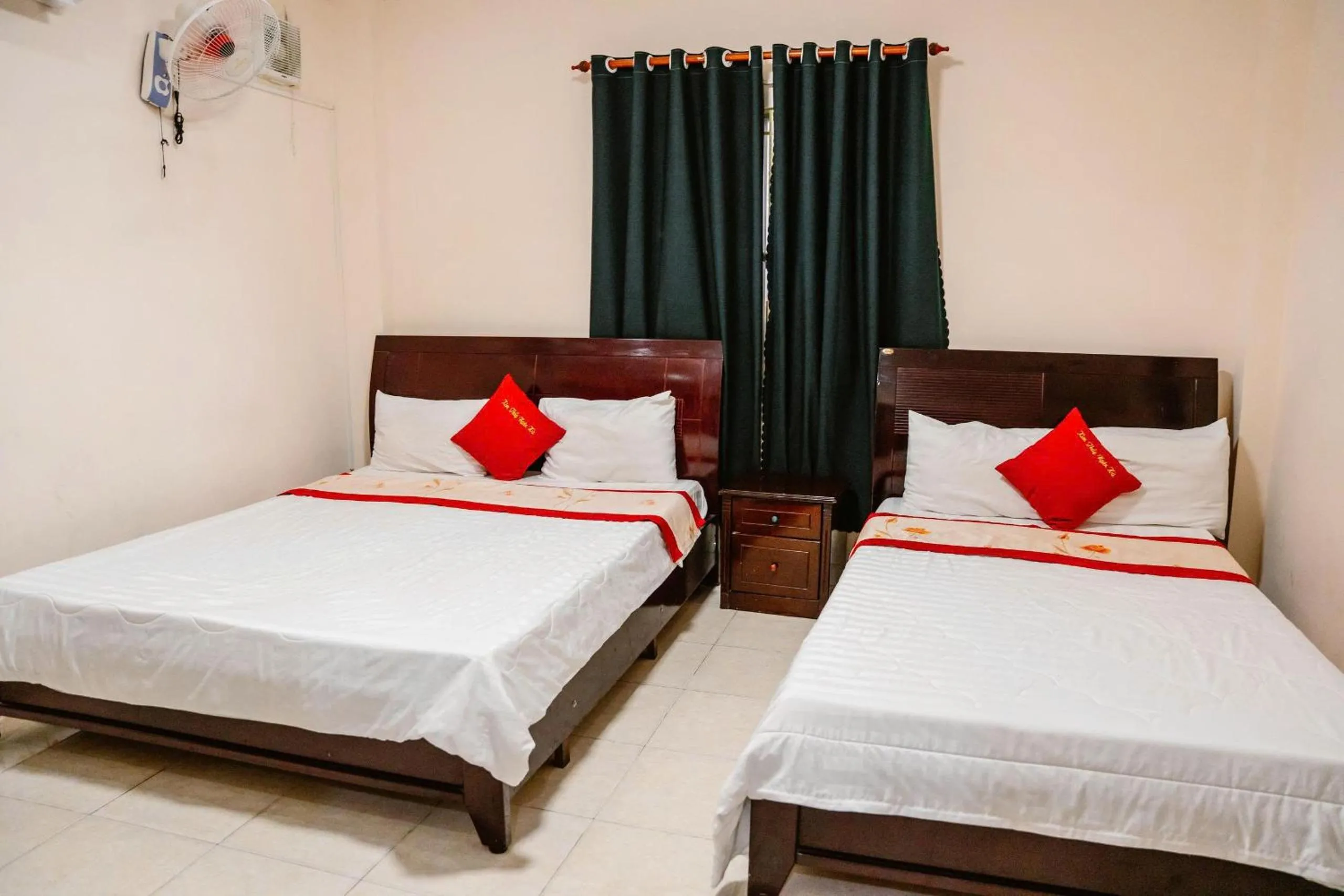 Bed in Kim Thuy Hotel