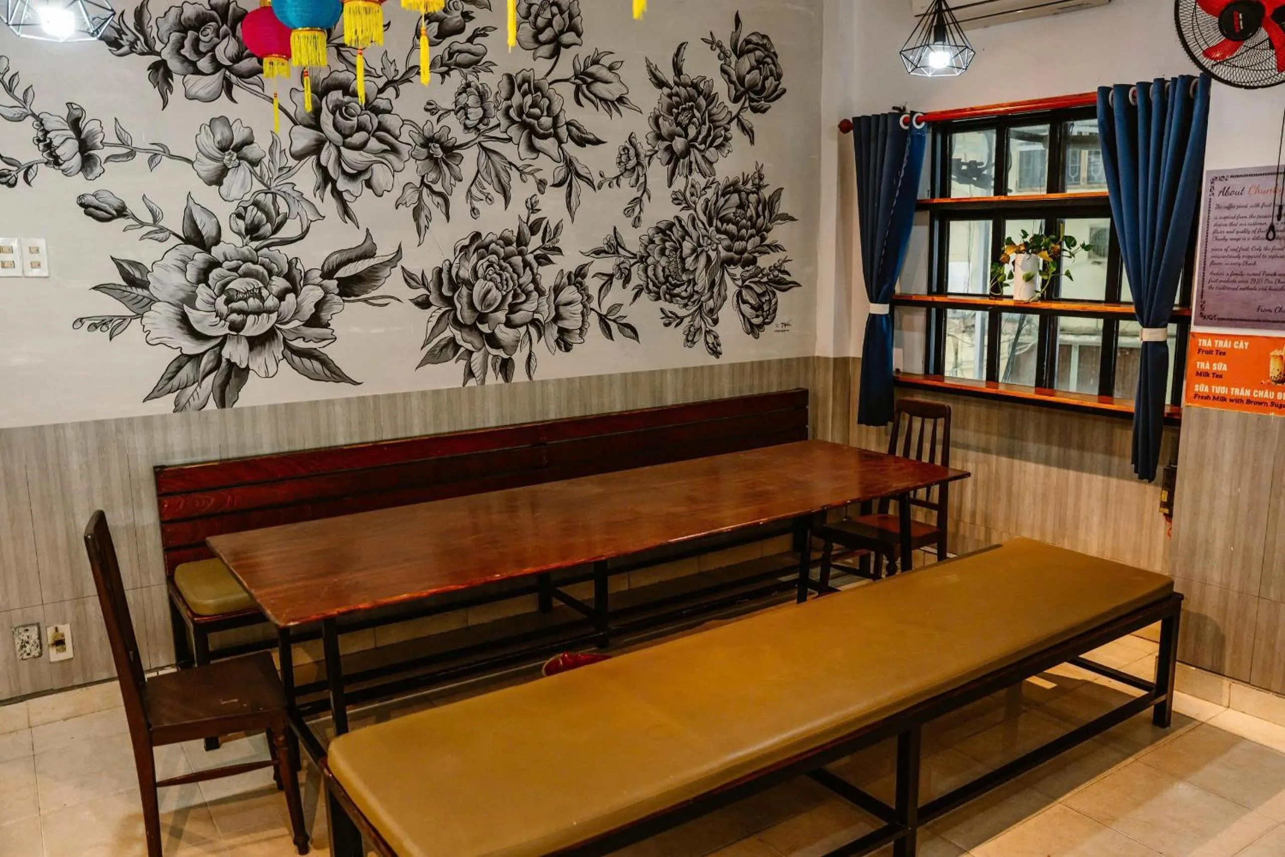Seating area in Kim Thuy Hotel