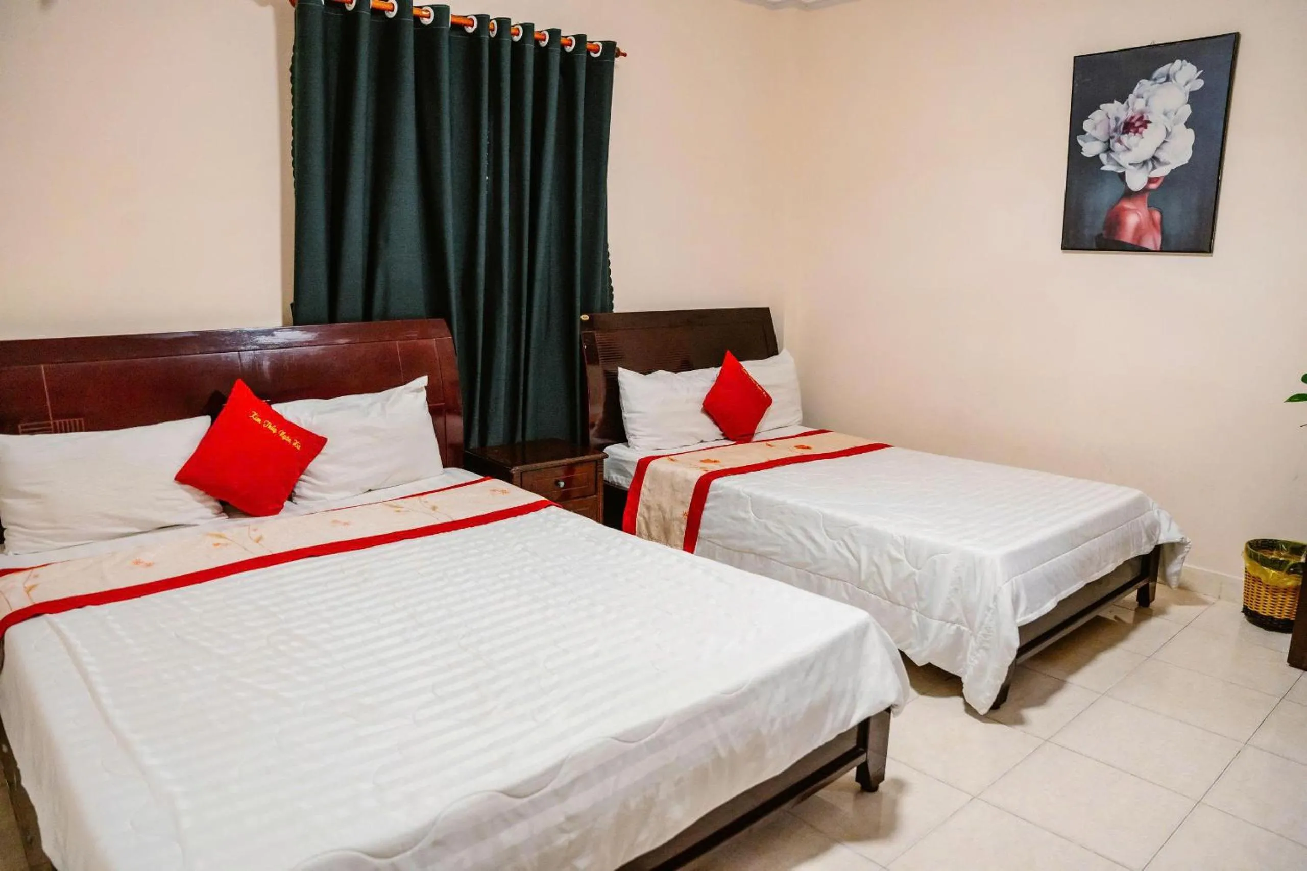 Photo of the whole room, Bed in Kim Thuy Hotel