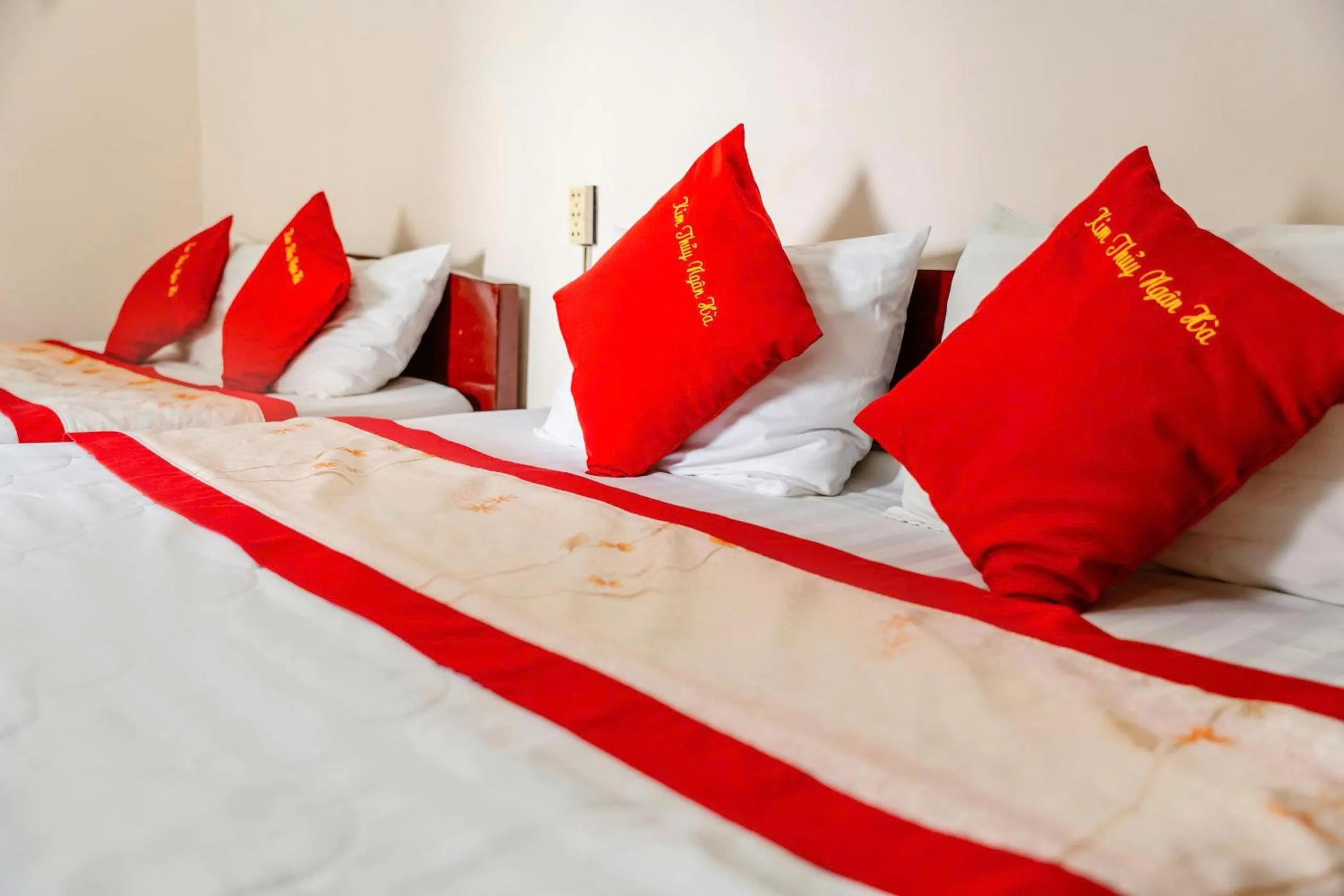 Photo of the whole room, Bed in Kim Thuy Hotel