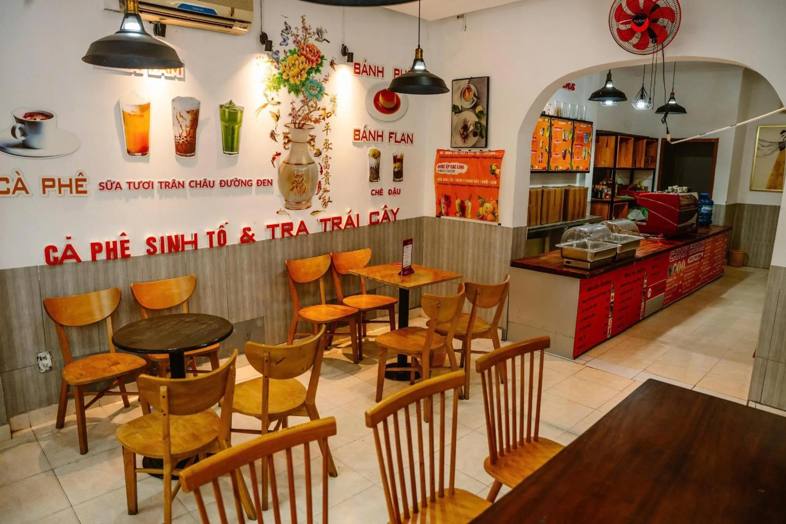 Restaurant/places to eat in Kim Thuy Hotel