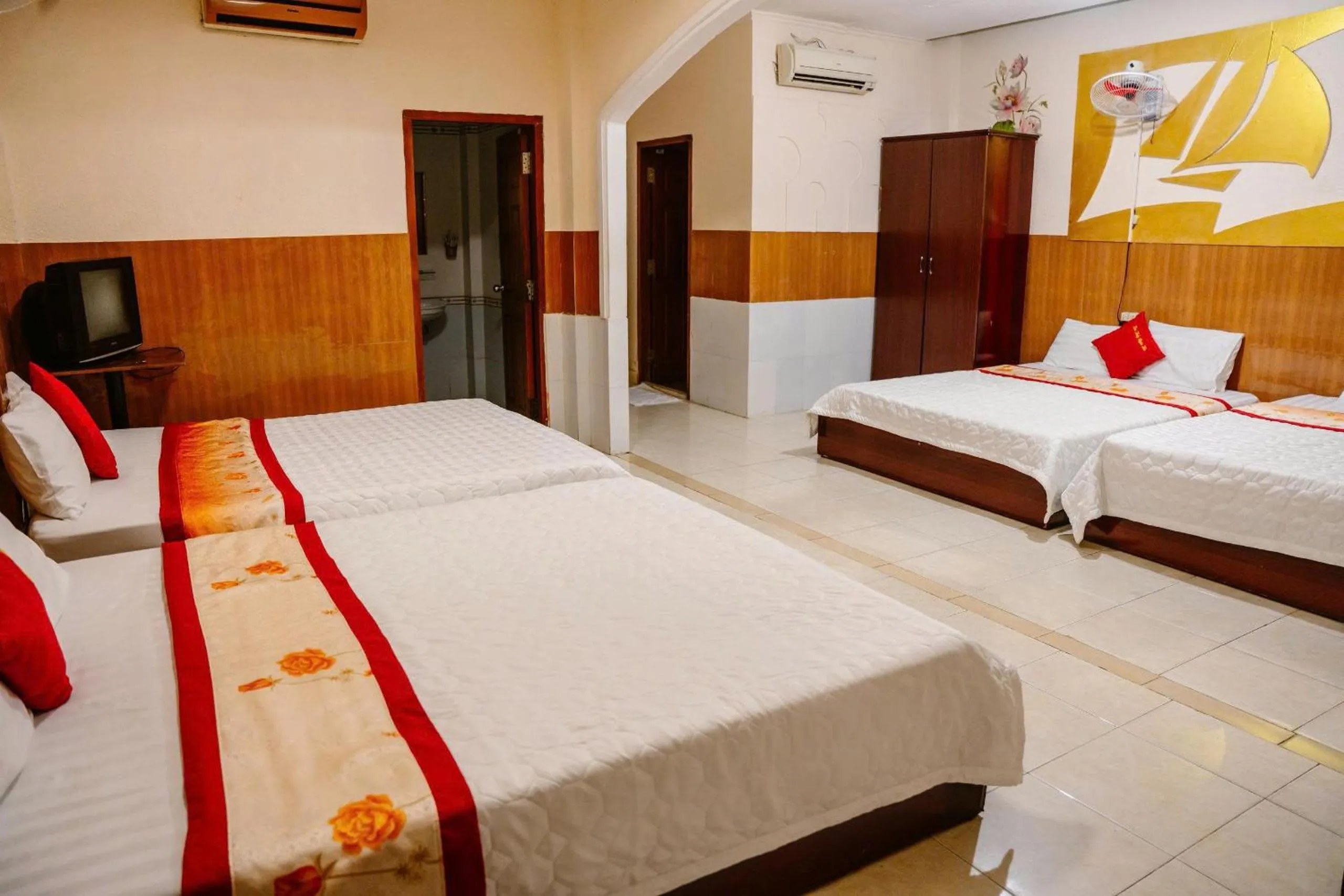 Bedroom, Bed in Kim Thuy Hotel