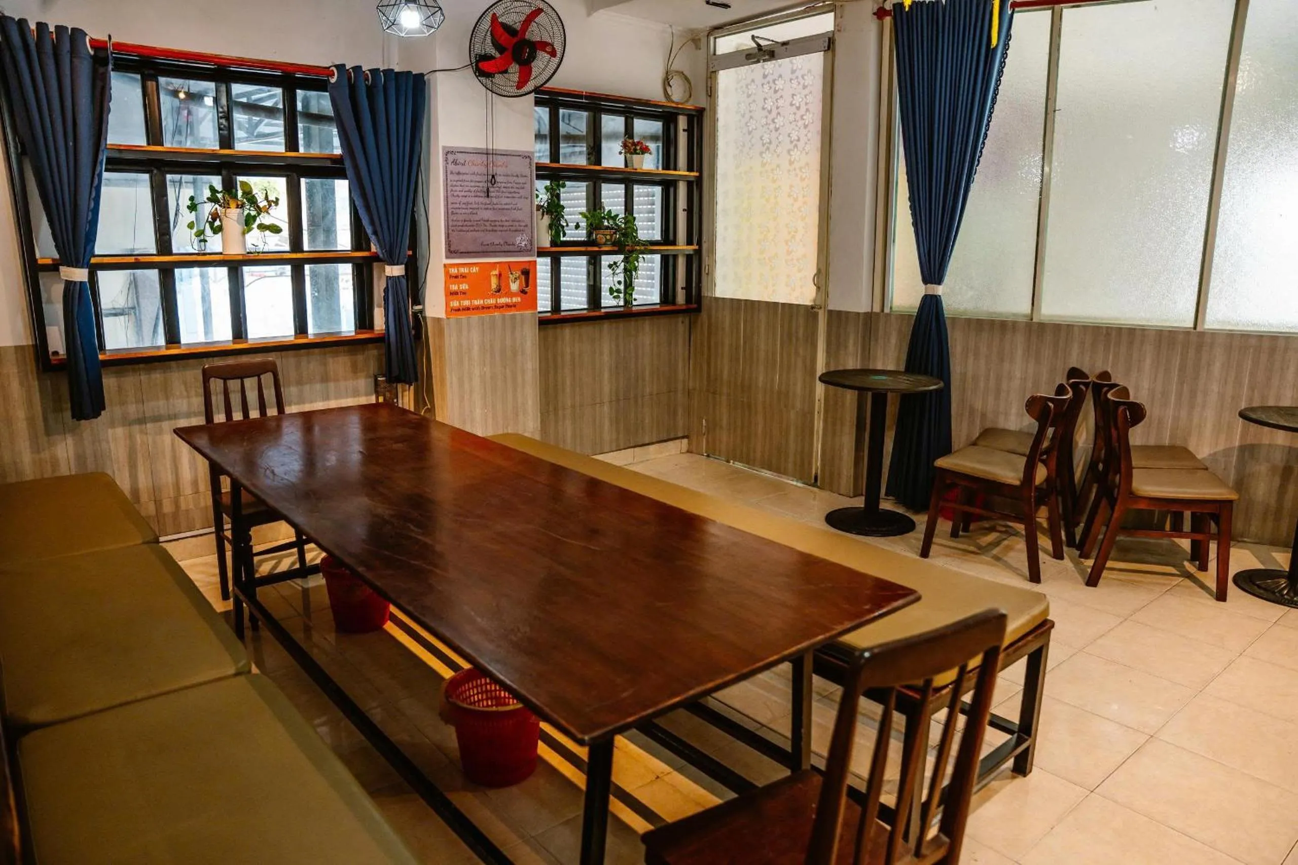 Restaurant/places to eat in Kim Thuy Hotel