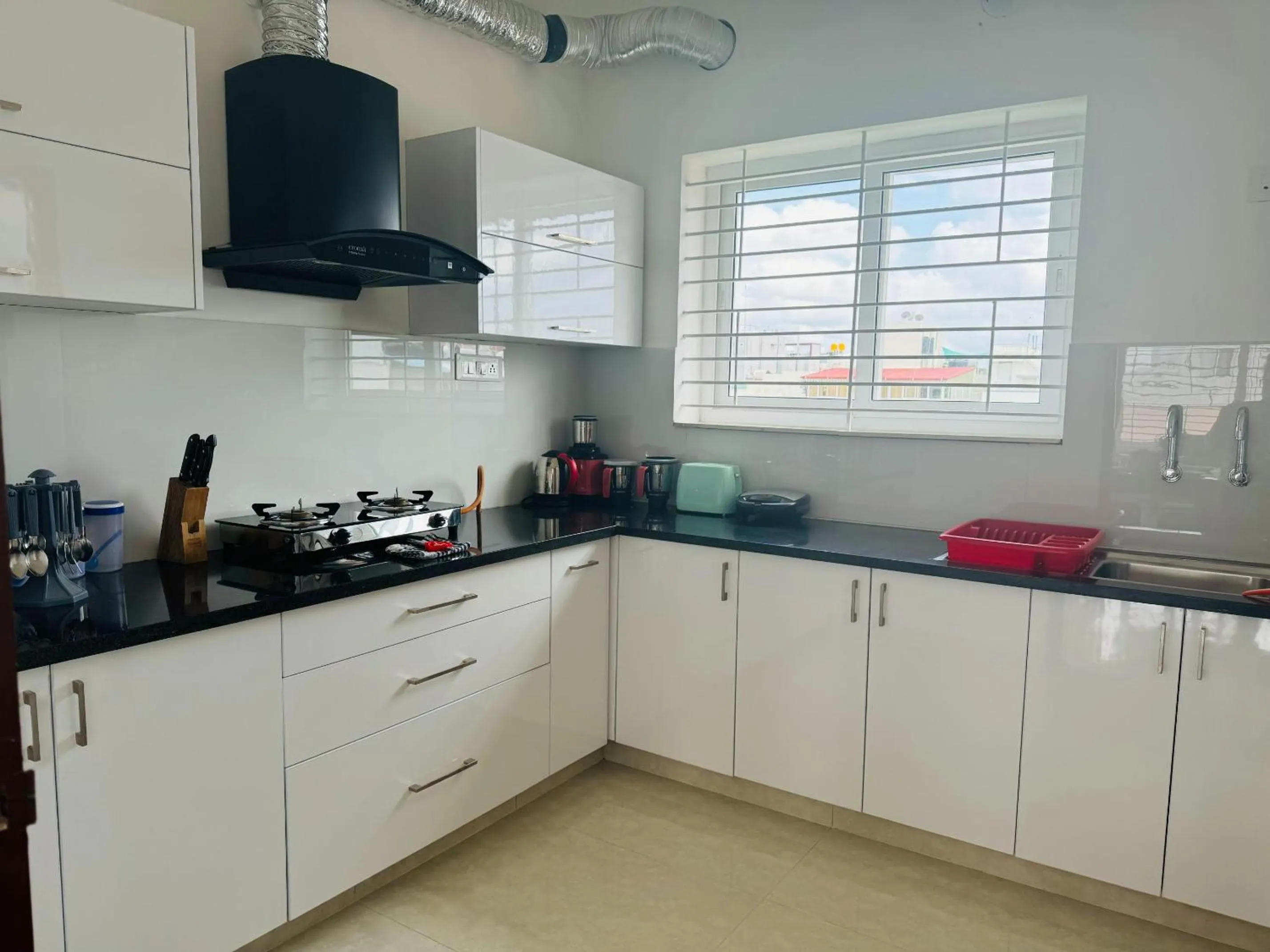 Kitchen or kitchenette in Olive Serviced Apartments HSR Layout