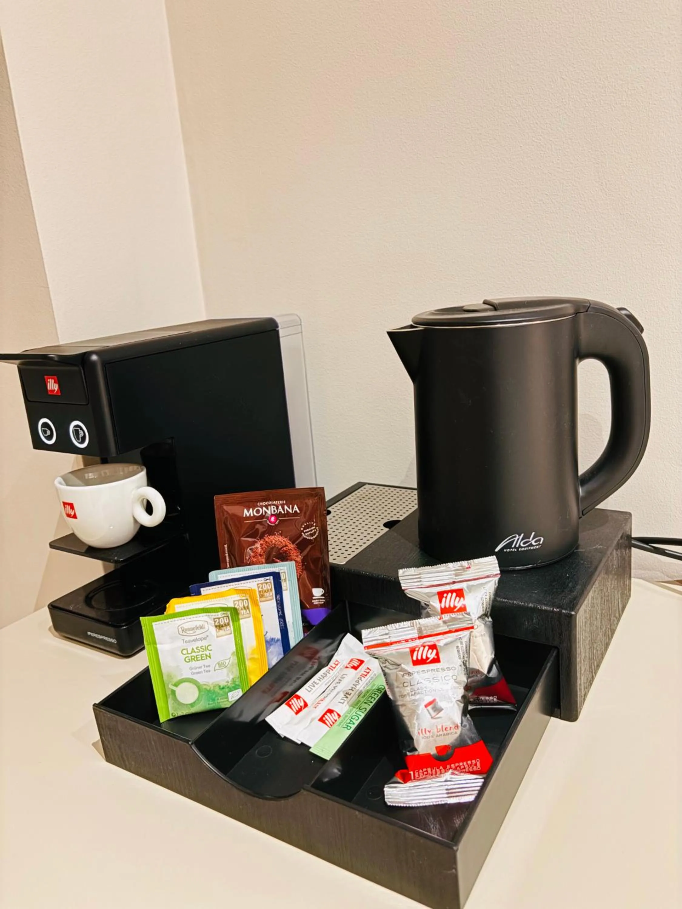 Photo of the whole room in Hotel Clipa