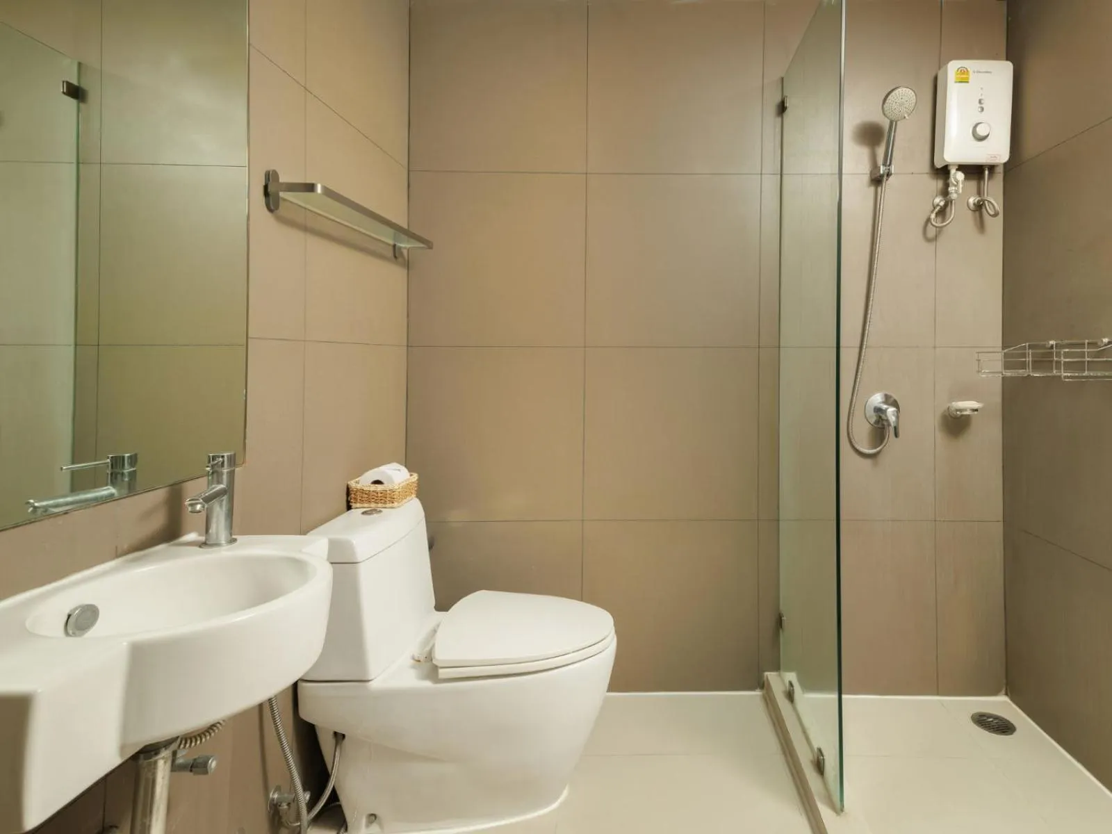 Bathroom in Estella Ekkamai