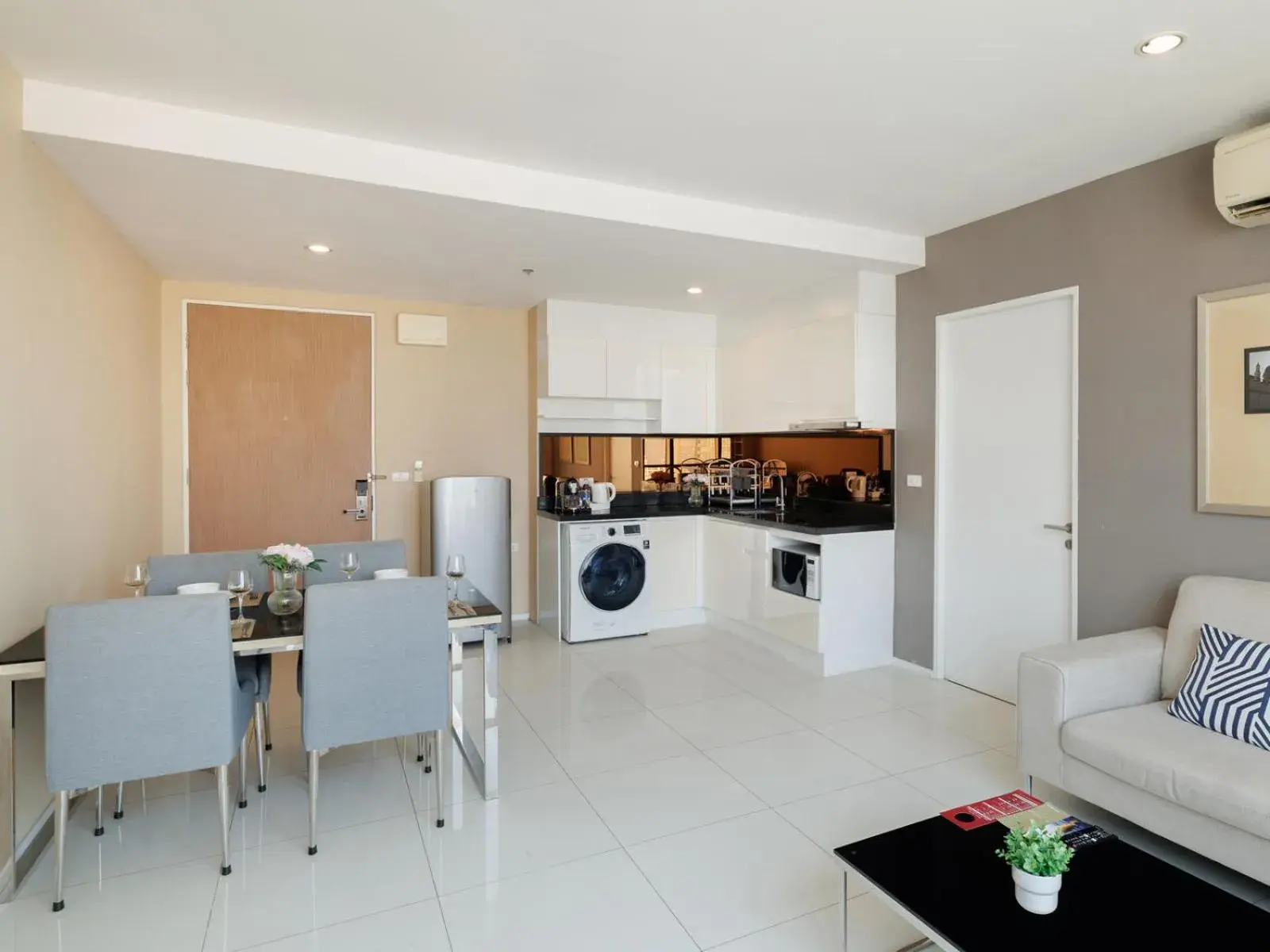 Kitchen or kitchenette in Estella Ekkamai Kitchen or kitchenette in Estella Ekkamai