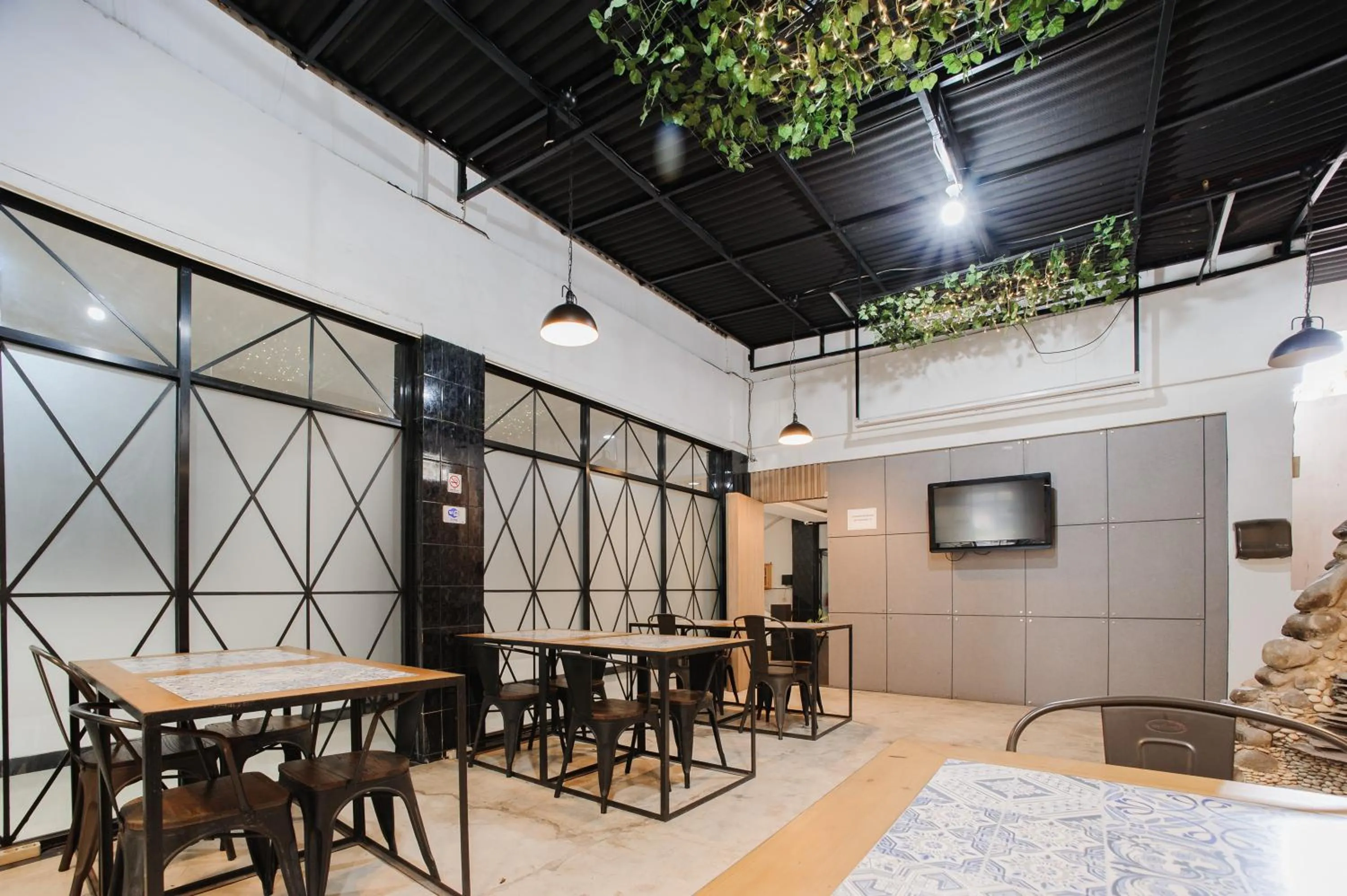 Seating area in RedDoorz Plus @ Jalan Raden Intan Lampung