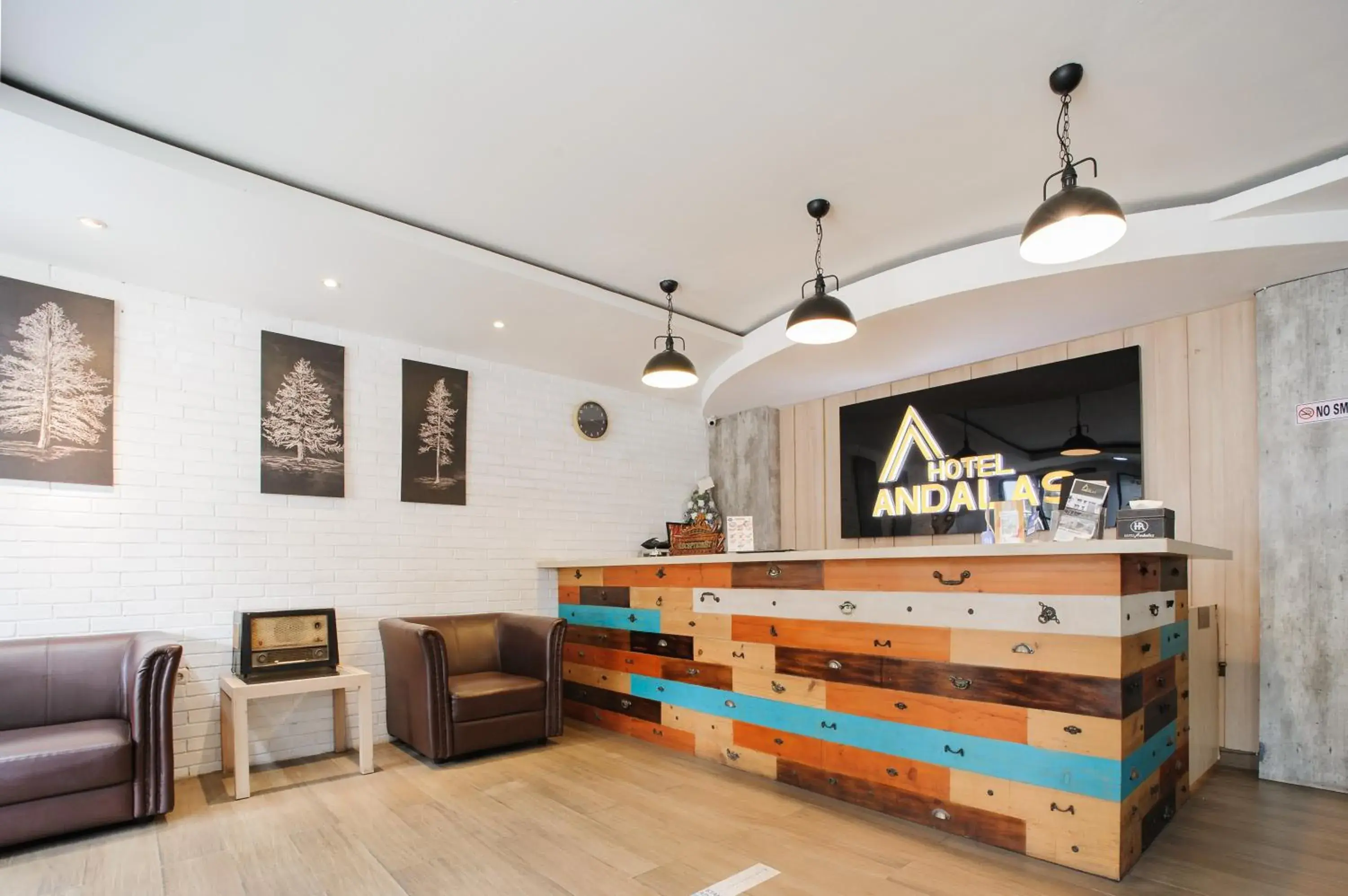 Lobby or reception in RedDoorz Plus @ Jalan Raden Intan Lampung Lobby or reception in RedDoorz Plus @ Jalan Raden Intan Lampung