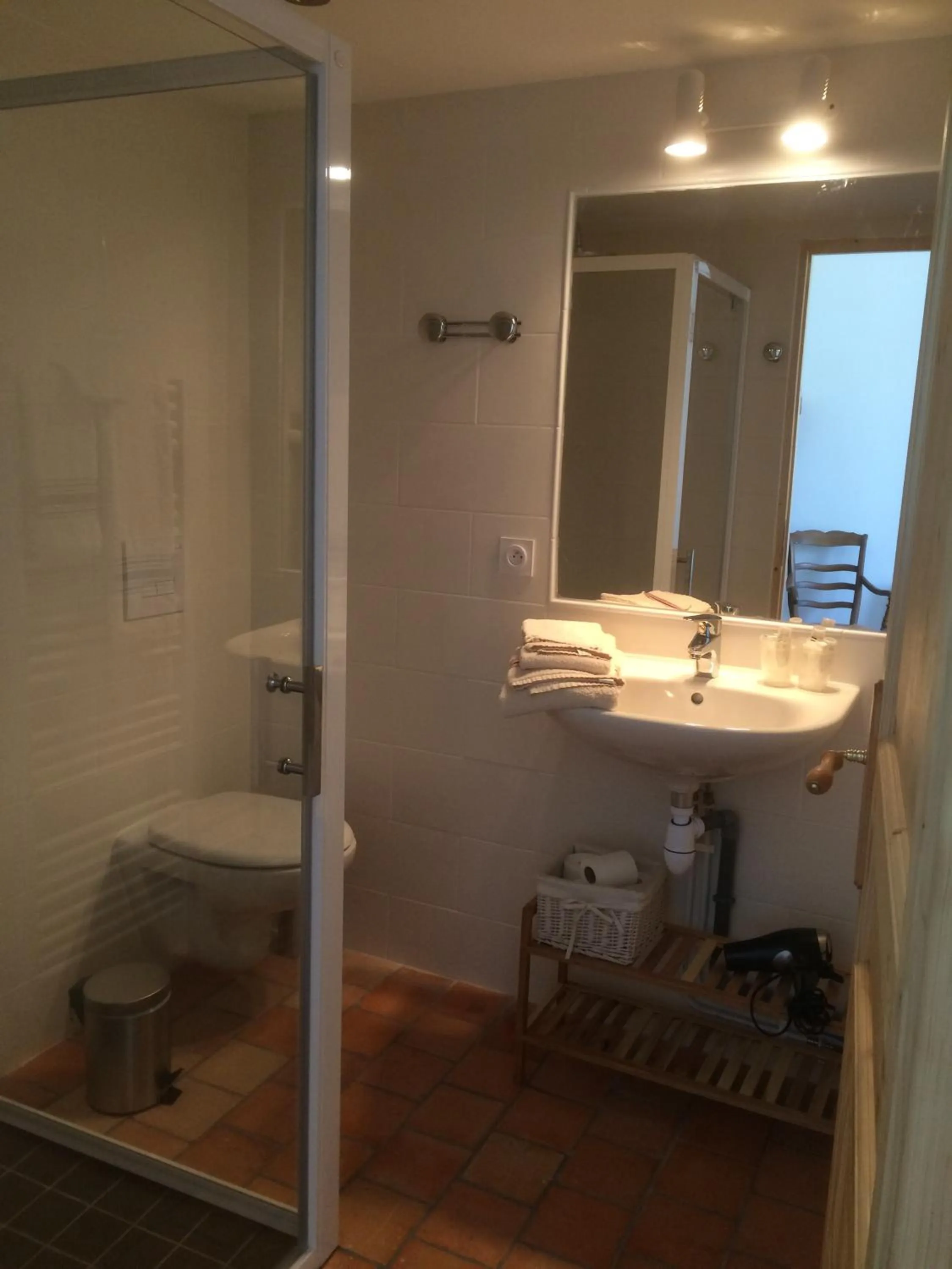 Shower in Chambre D' Hôtes La Lucasserie