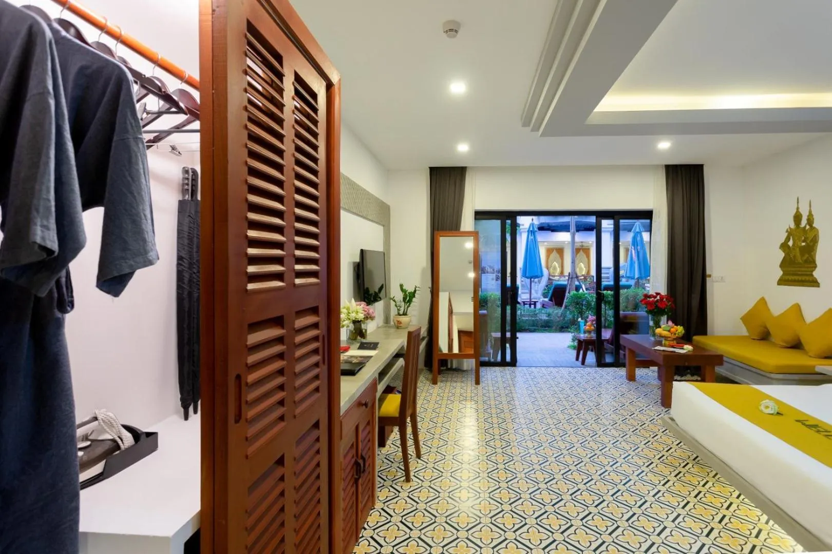 TV and multimedia in Khmer Mansion Residence