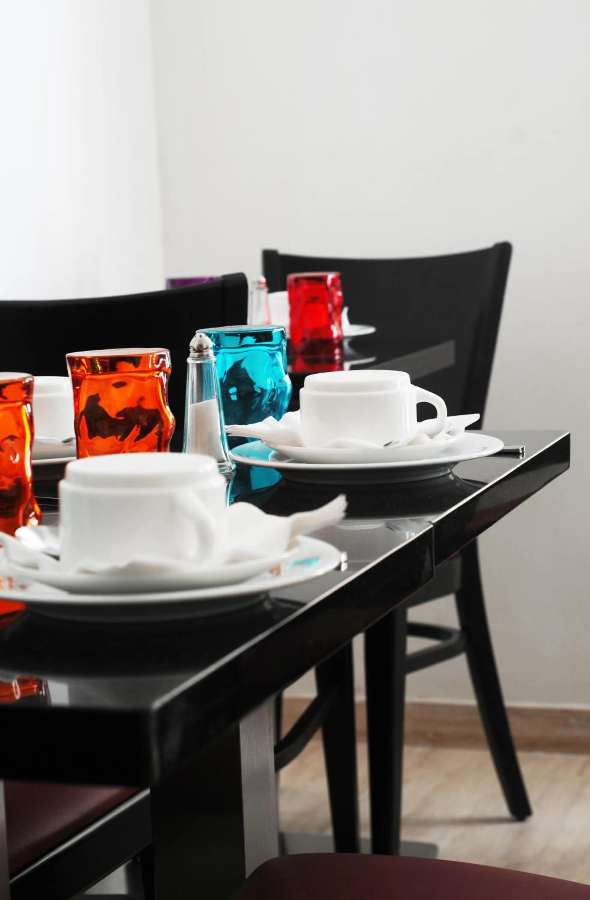 Restaurant/places to eat in Royal Wagram