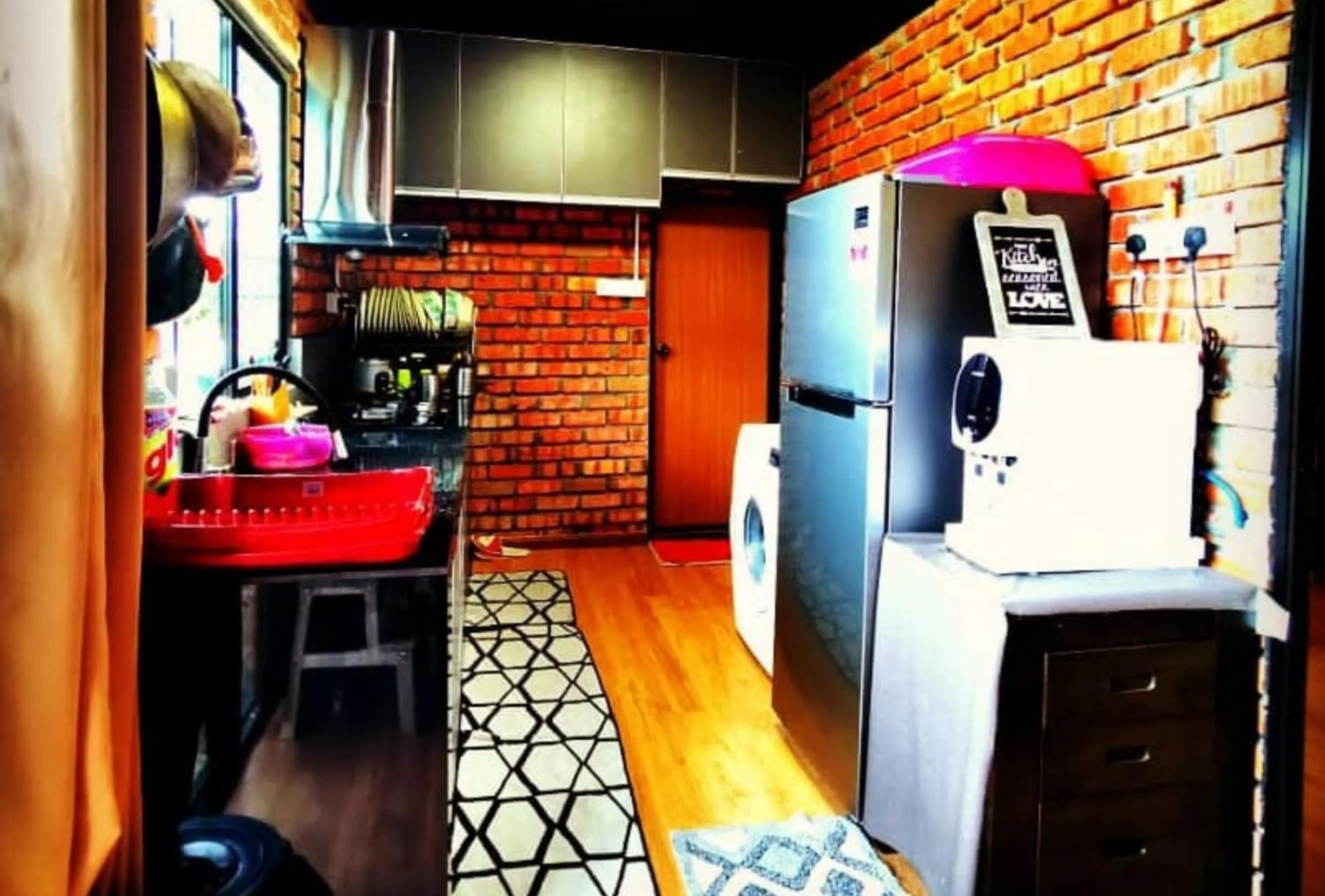 Kitchen or kitchenette in Petak Padin Cottage by The Pool, Kepala Batas Penang