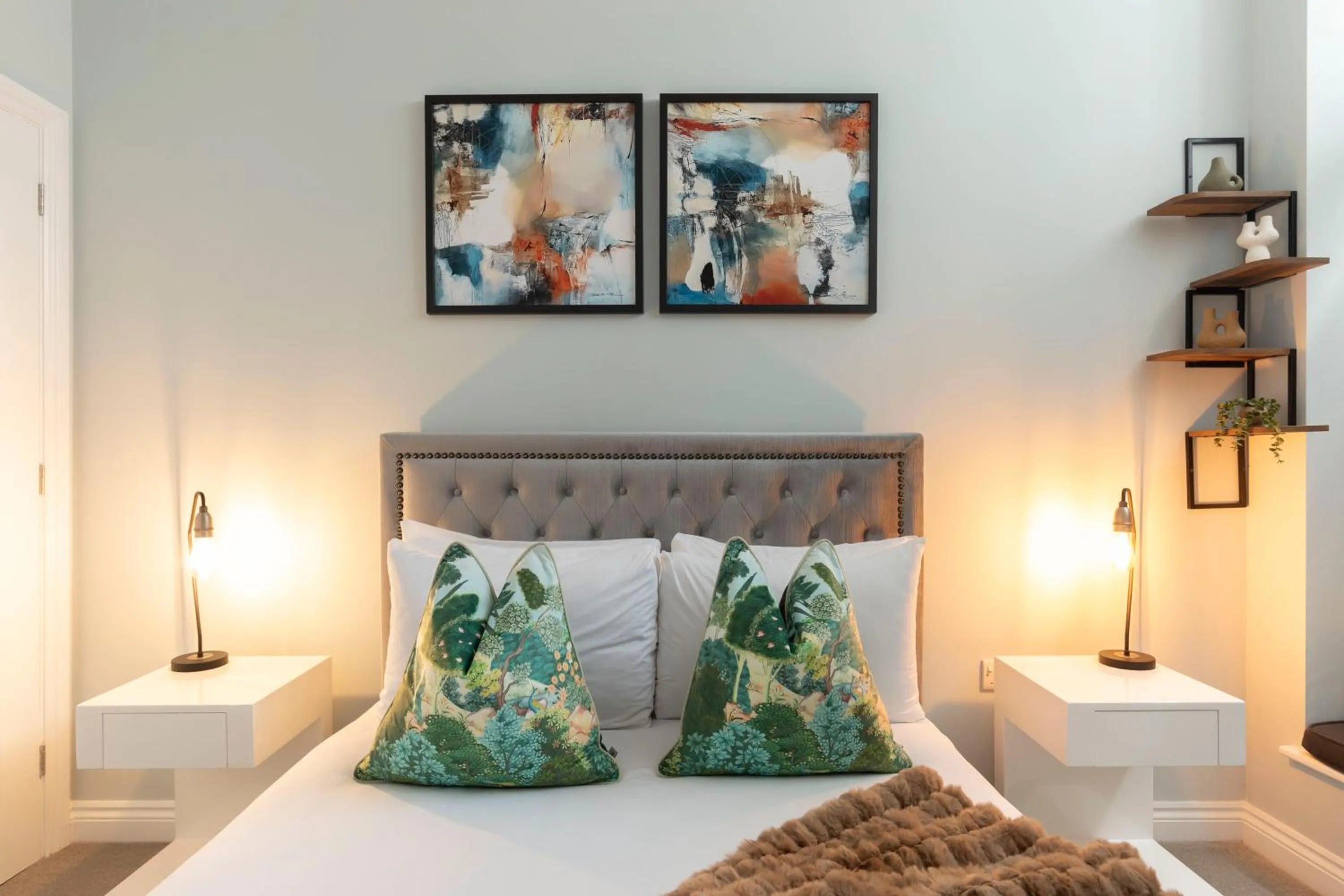 Bed in Elliot Oliver - Stylish 2 Bedroom Town Centre Apartment