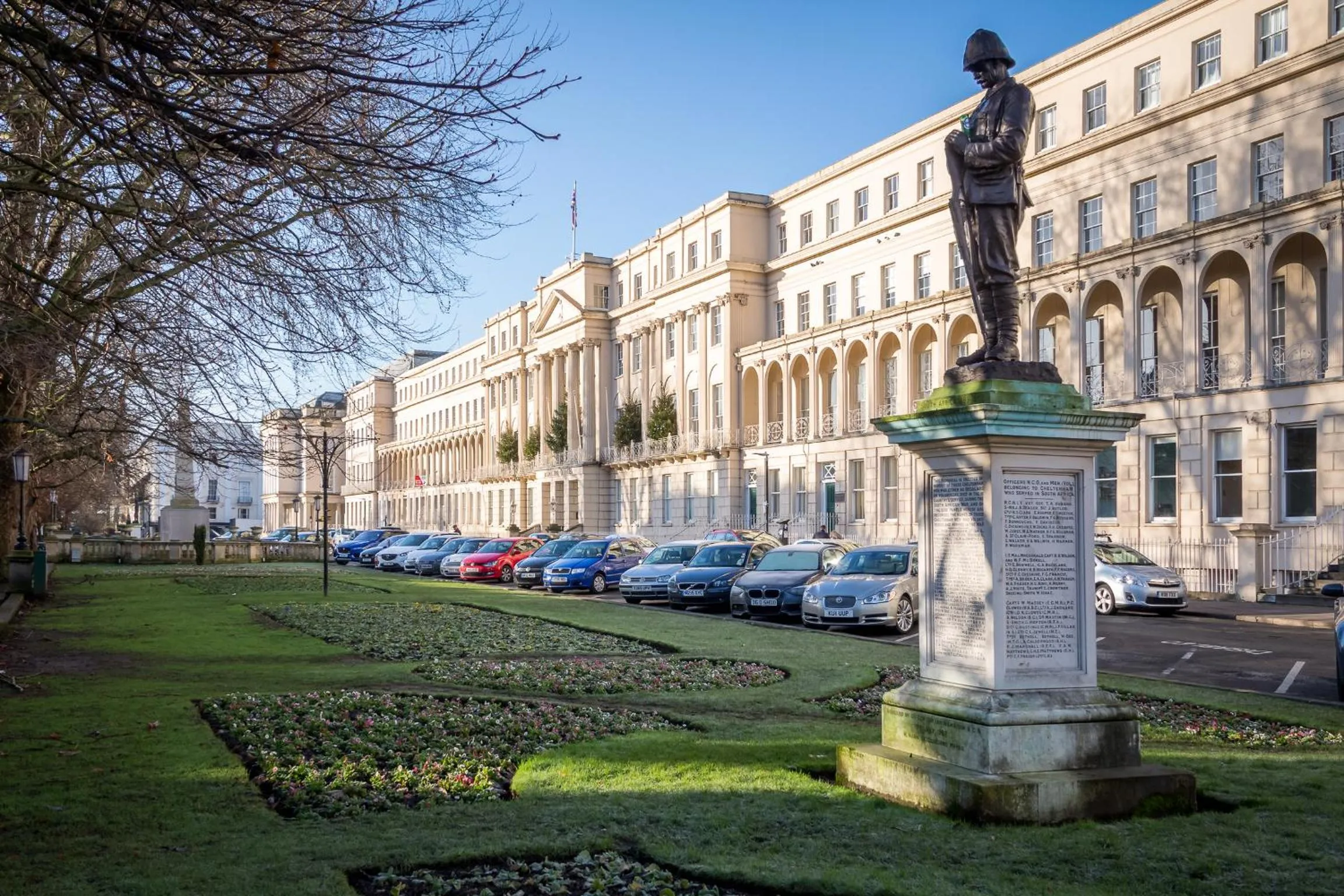 Neighbourhood in Elliot Oliver - Stylish 2 Bedroom Town Centre Apartment