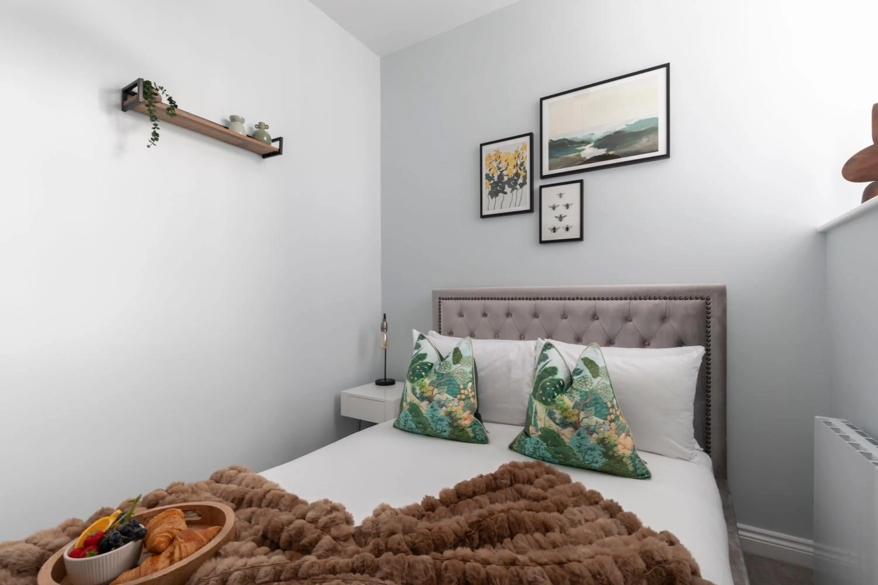 Bed in Elliot Oliver - Stylish 2 Bedroom Town Centre Apartment