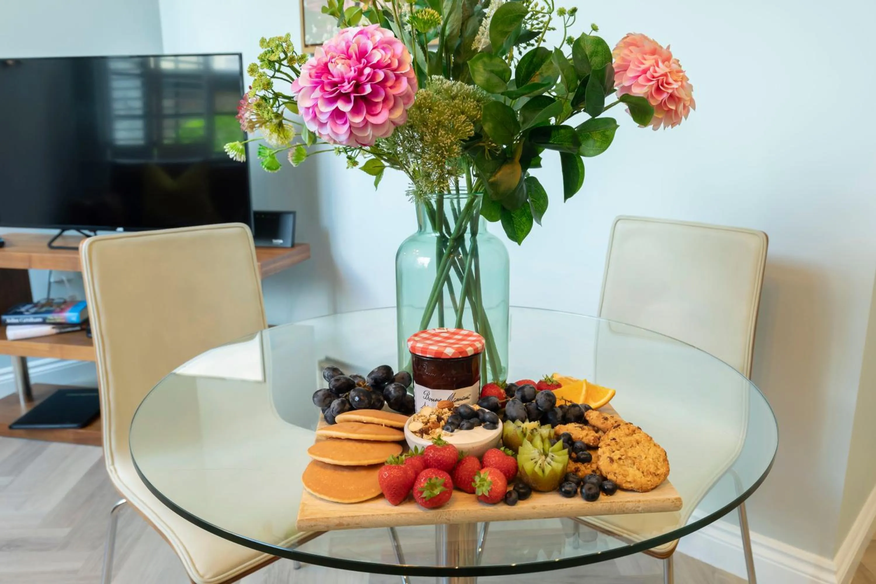 Decorative detail in Elliot Oliver - Stylish 2 Bedroom Town Centre Apartment