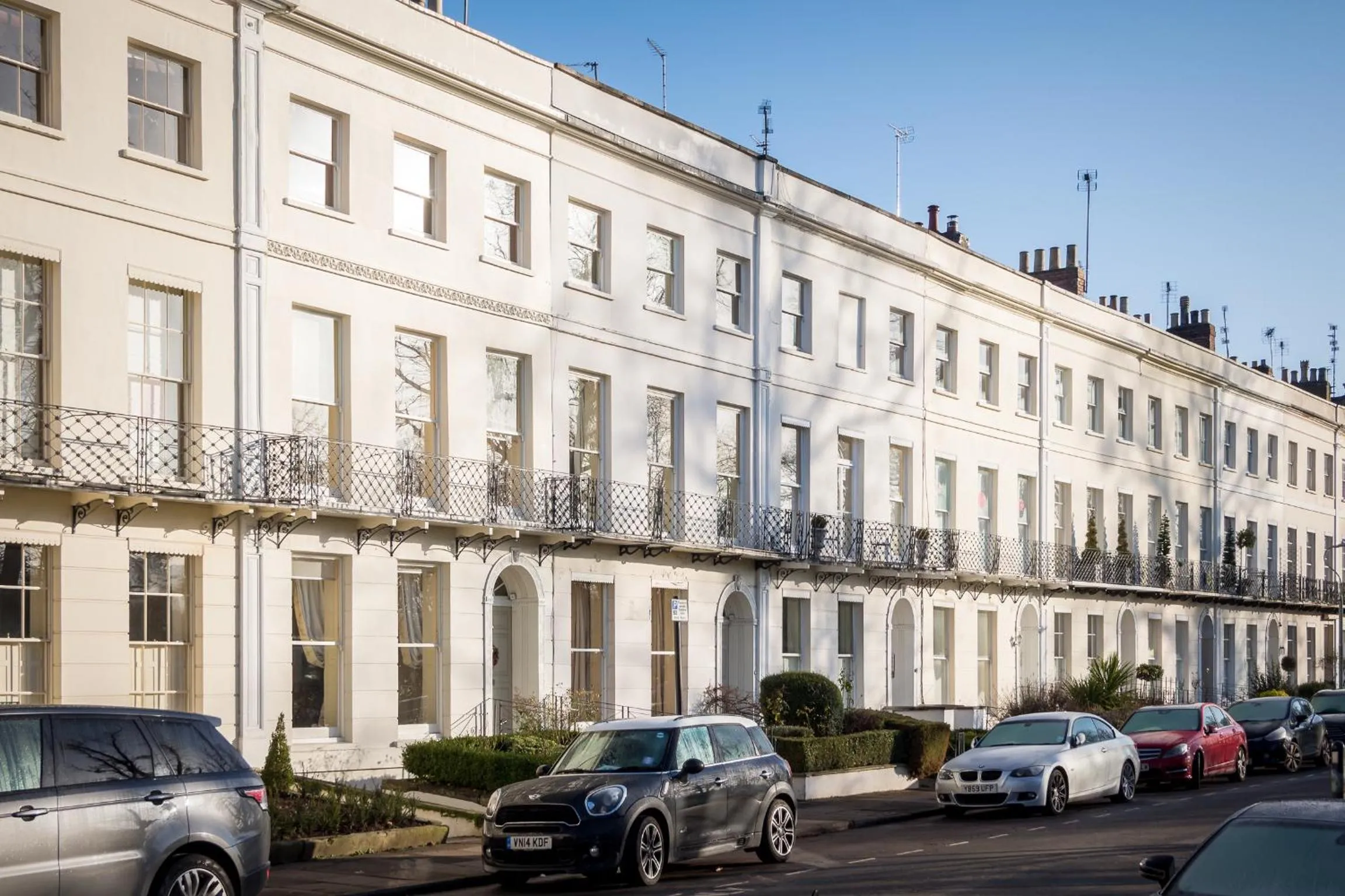 Neighbourhood in Elliot Oliver - Stylish 2 Bedroom Town Centre Apartment