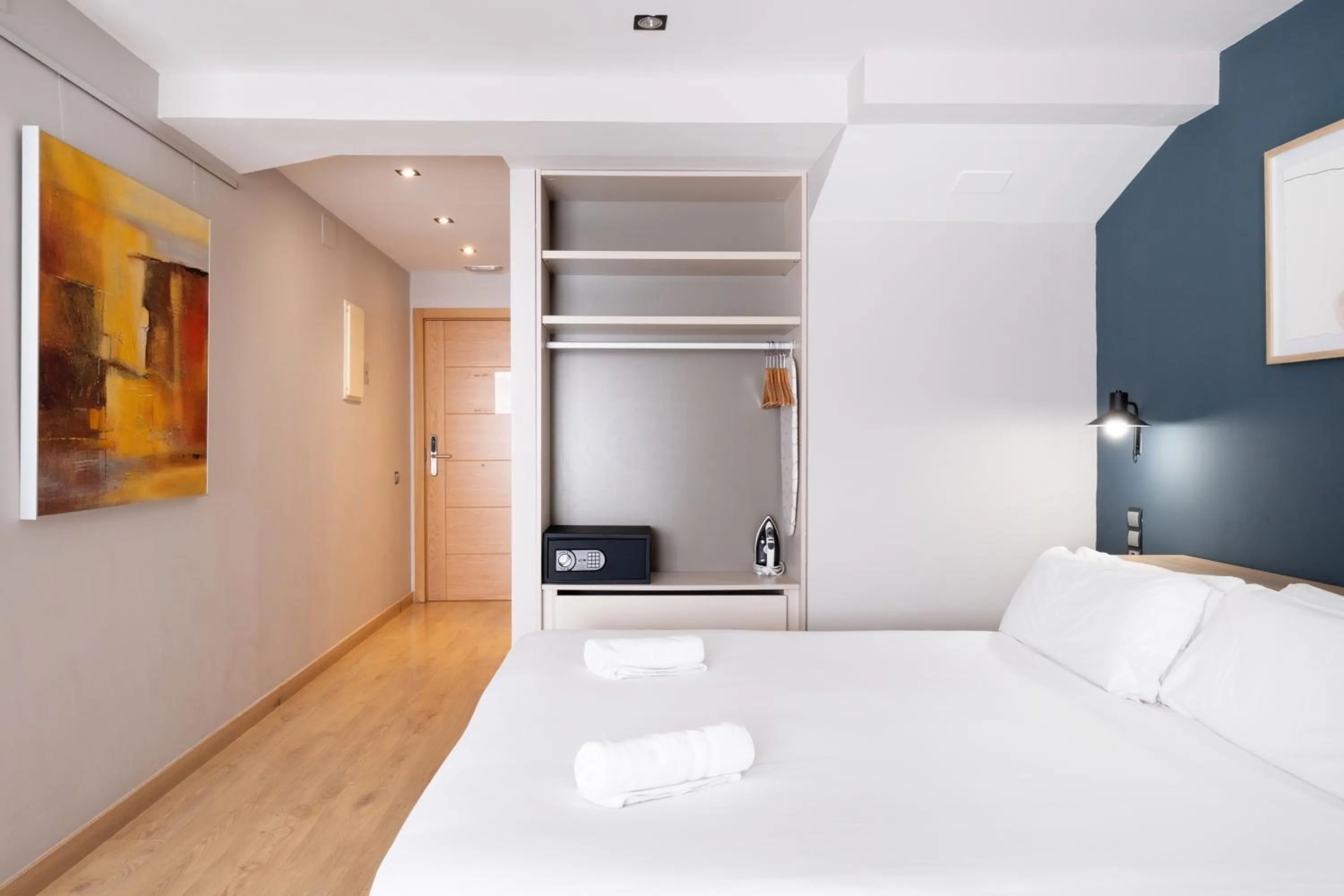 Living room, Bed in AinB Sagrada Familia Apartments