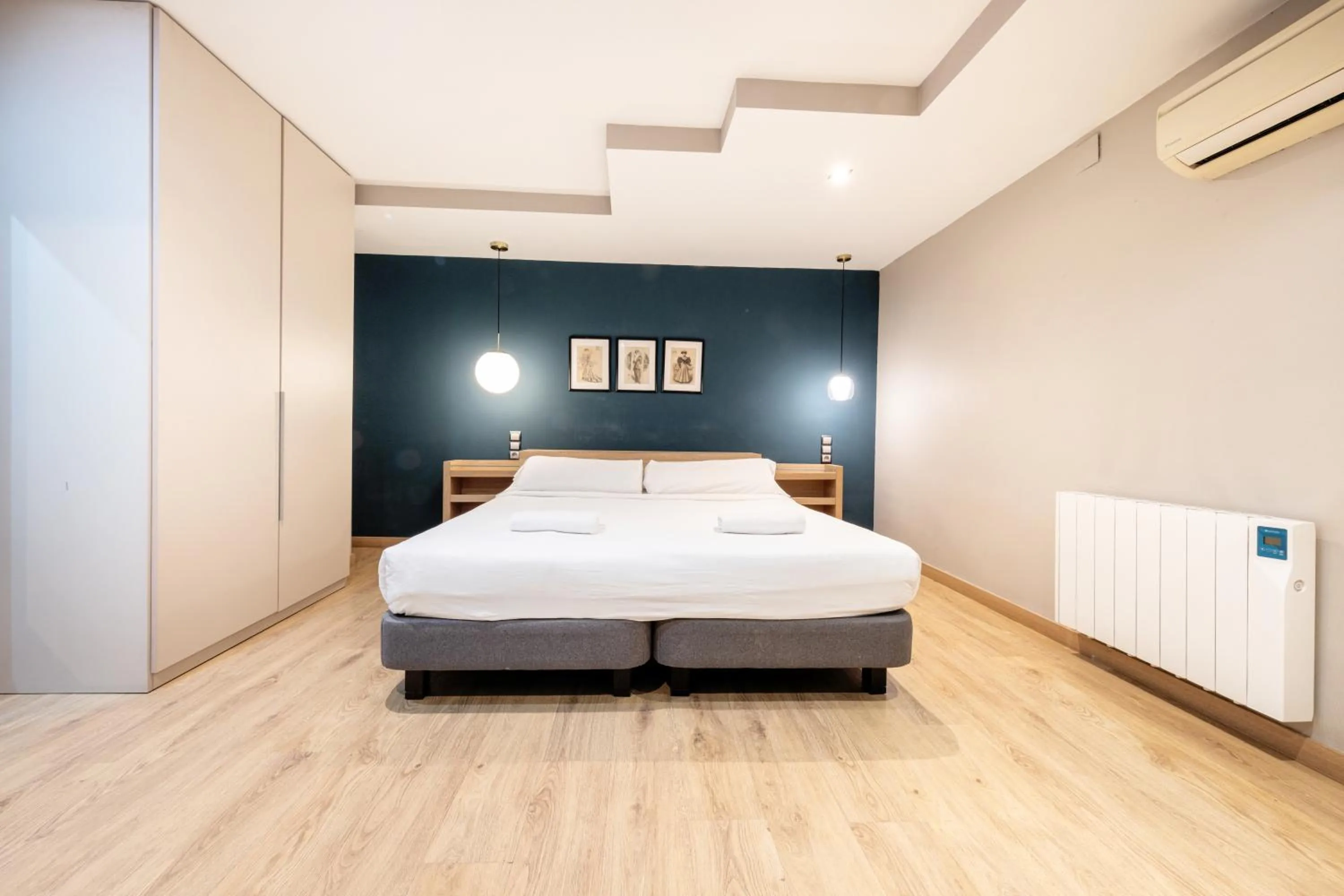 Bed in AinB Sagrada Familia Apartments