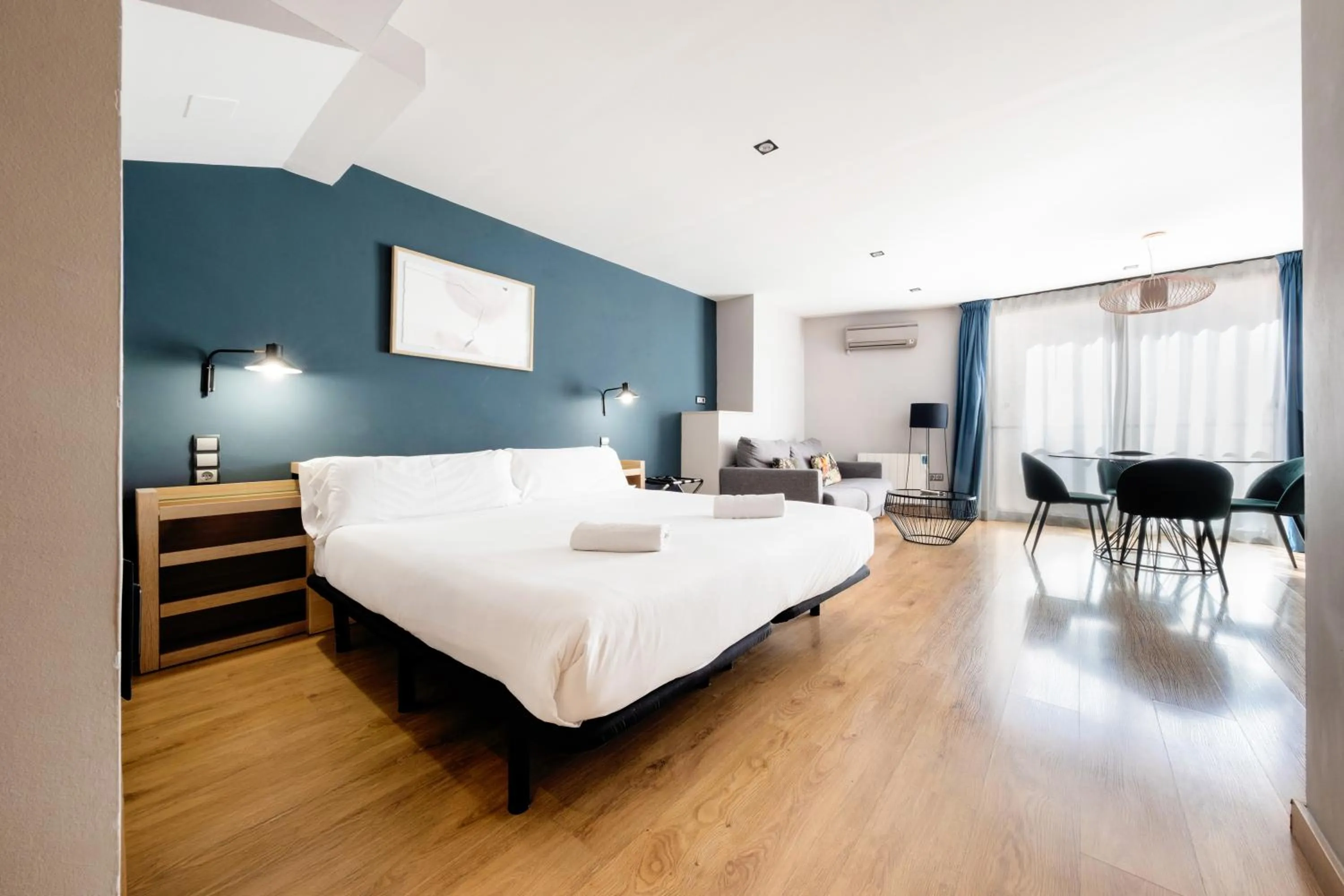 Living room, Bed in AinB Sagrada Familia Apartments