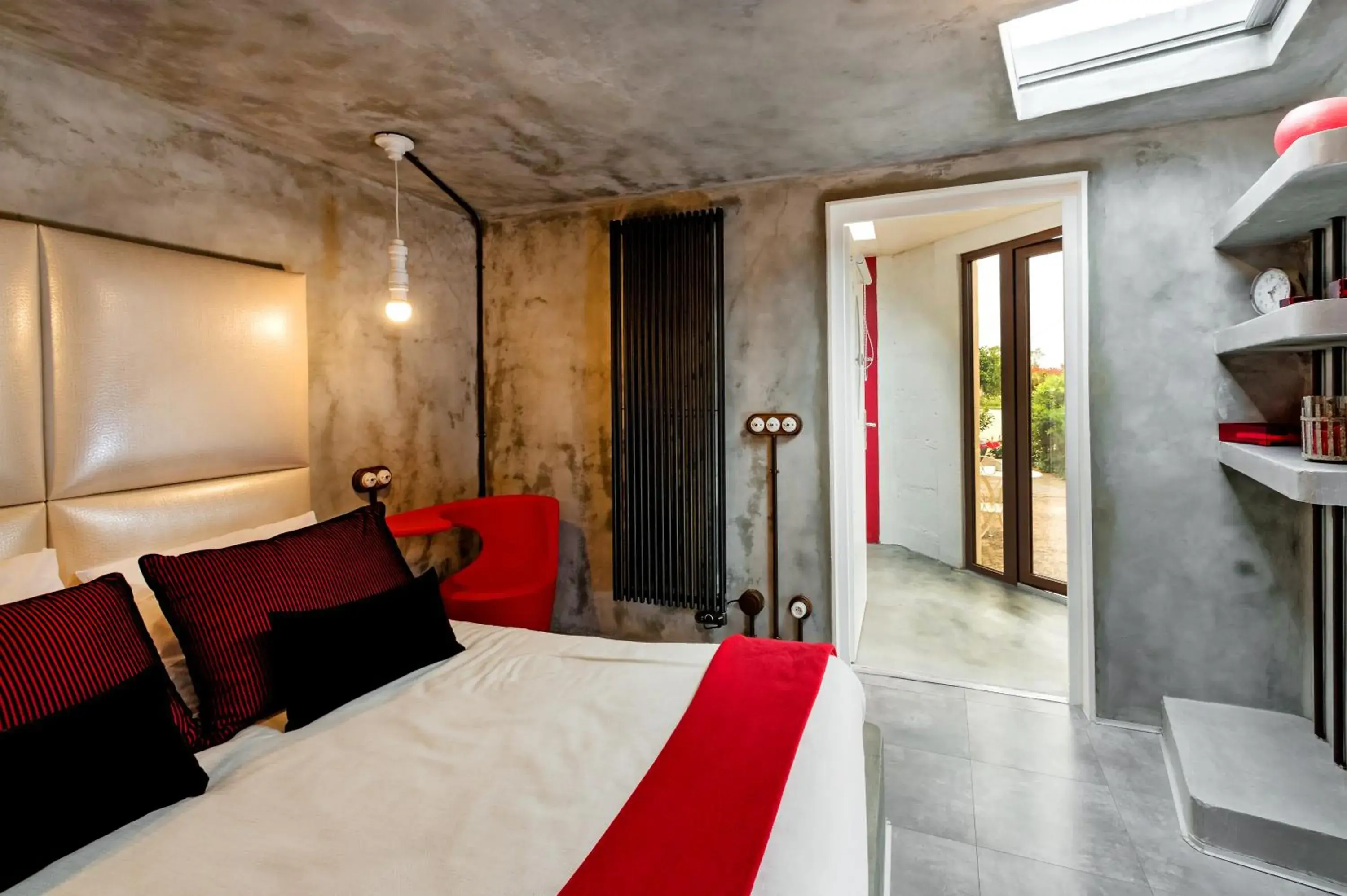 Bed in Chateau La Mothe du Barry Bed in Chateau La Mothe du Barry