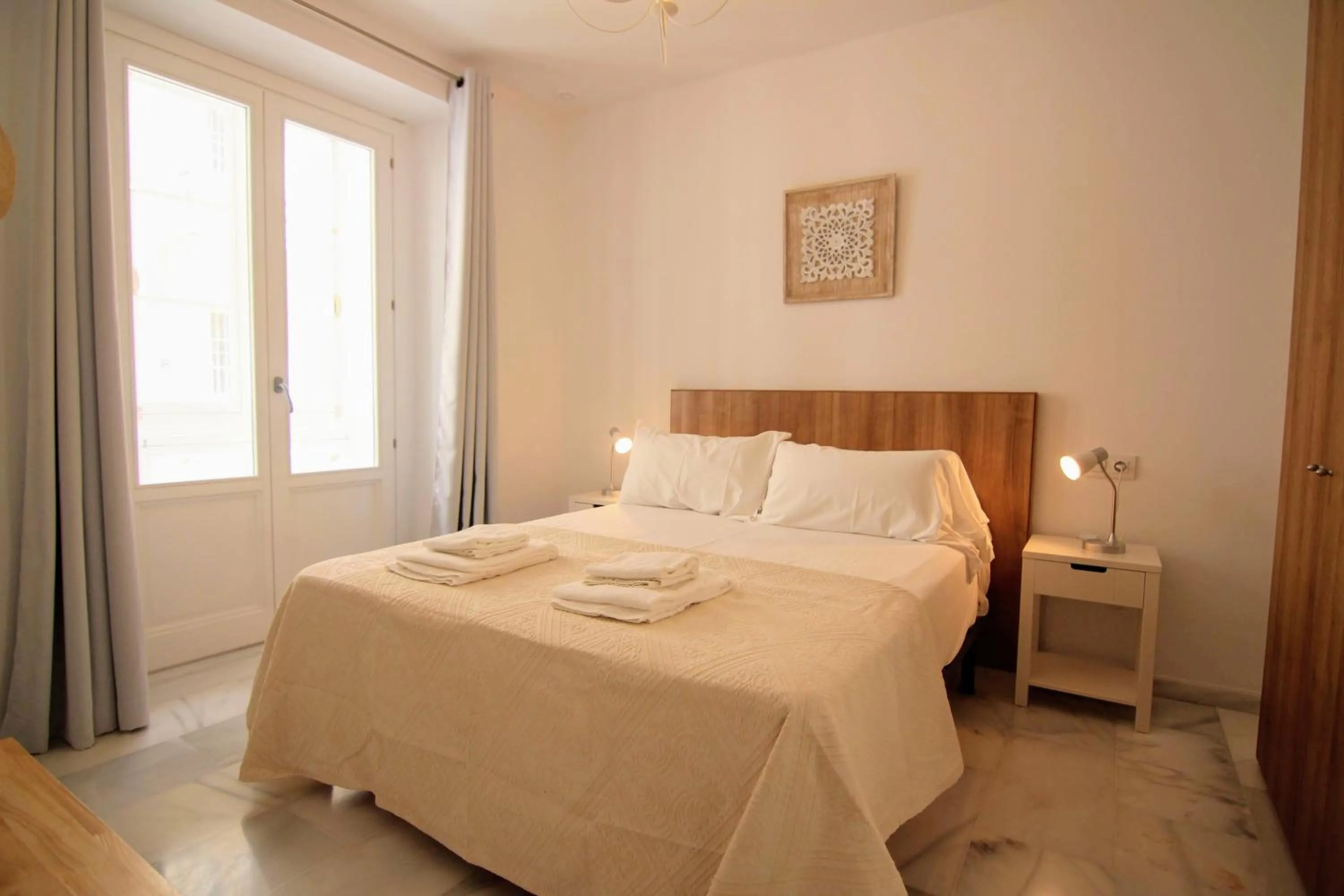 Bedroom, Bed in Apartamento GRACIA by Cadiz4Rentals