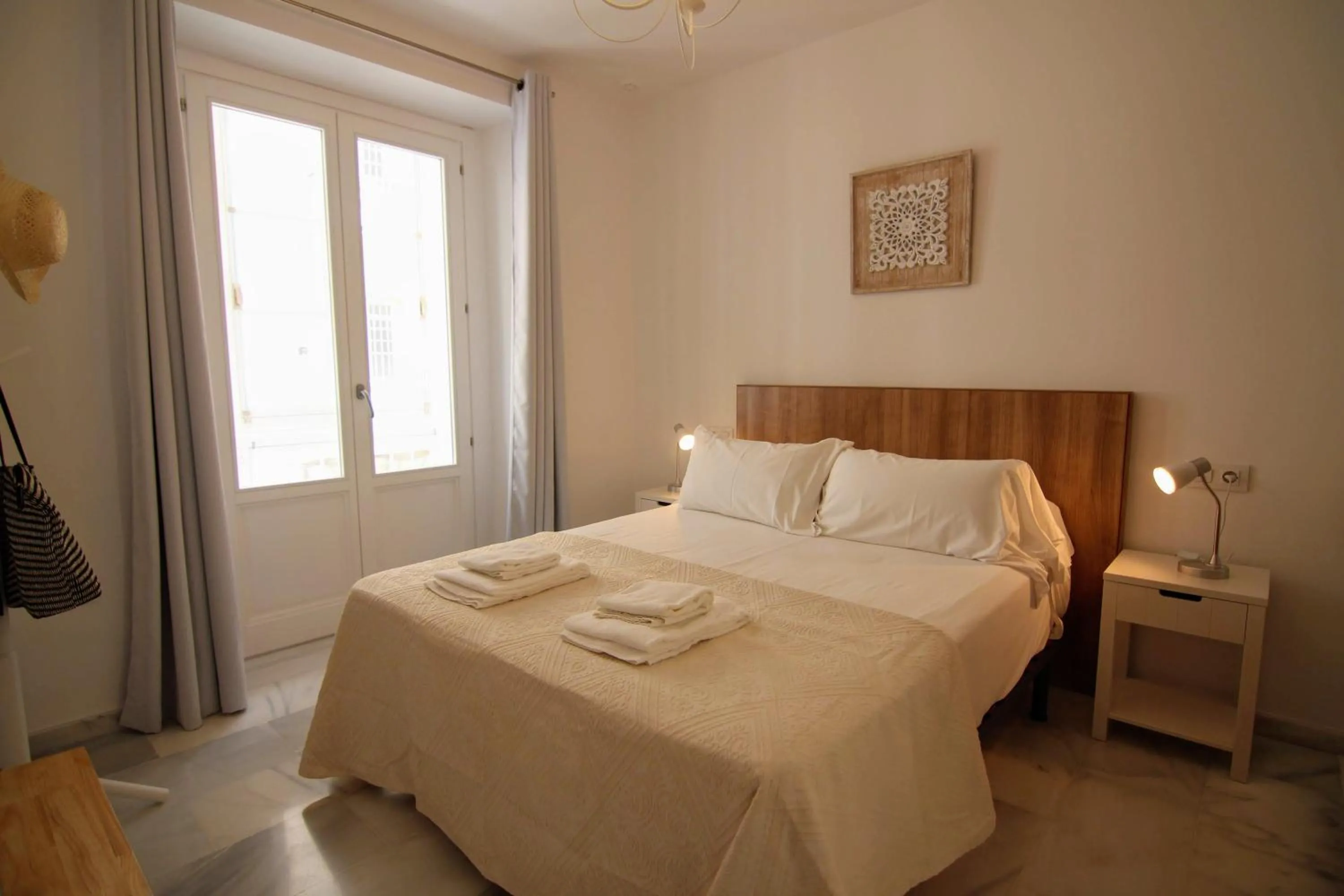 Bathroom, Bed in Apartamento GRACIA by Cadiz4Rentals