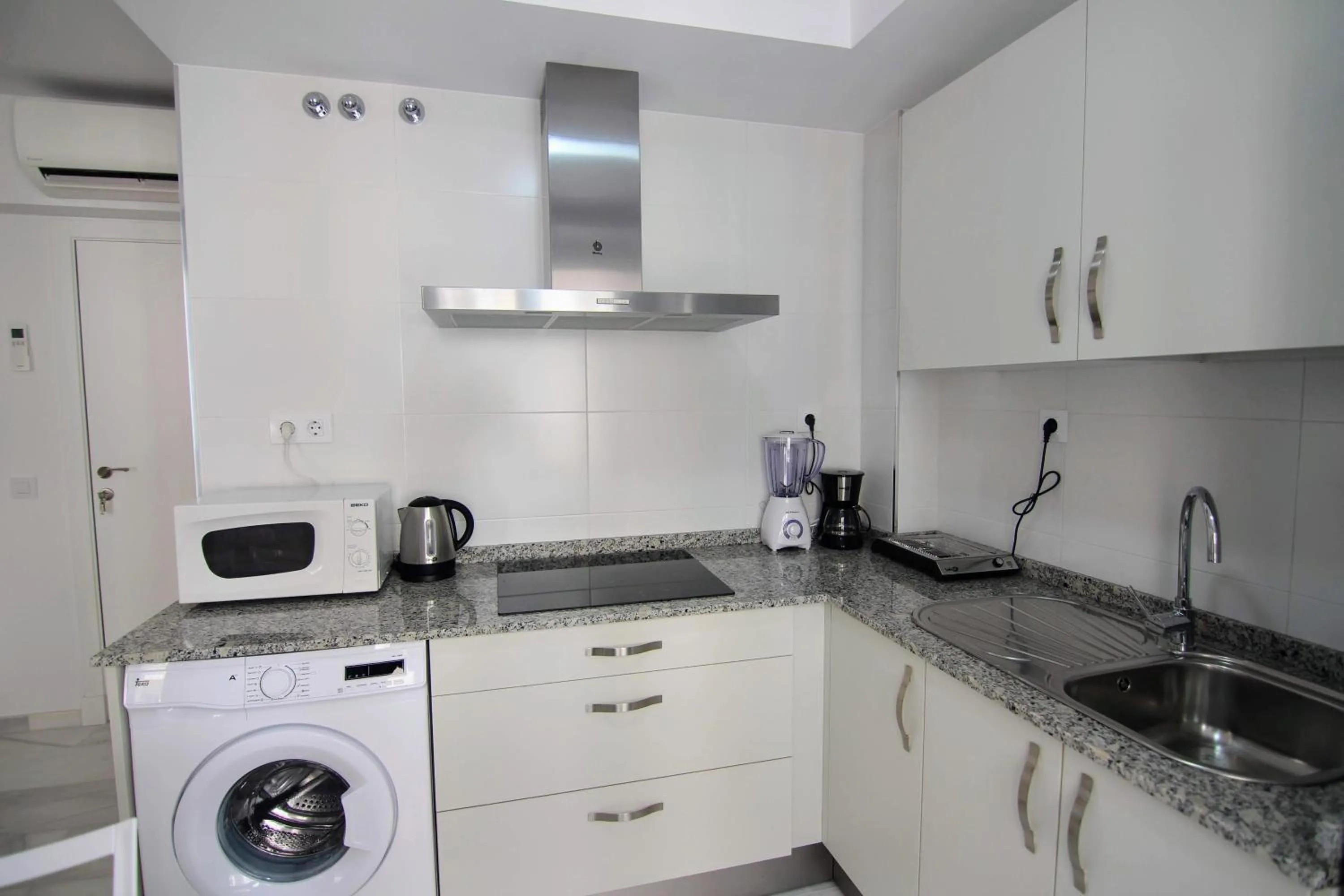 Kitchen or kitchenette in Apartamento GRACIA by Cadiz4Rentals