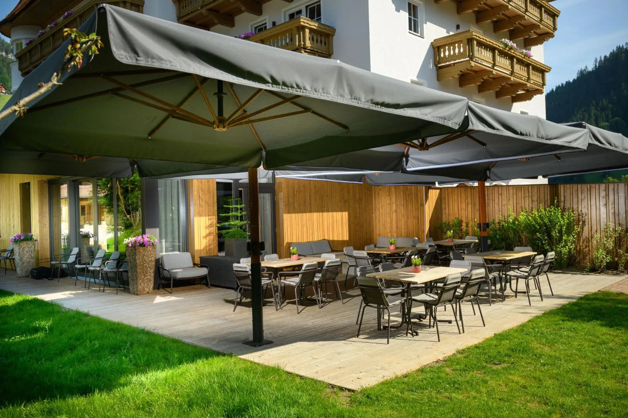 Balcony/Terrace in Boutique Hundehotel Bergzeit