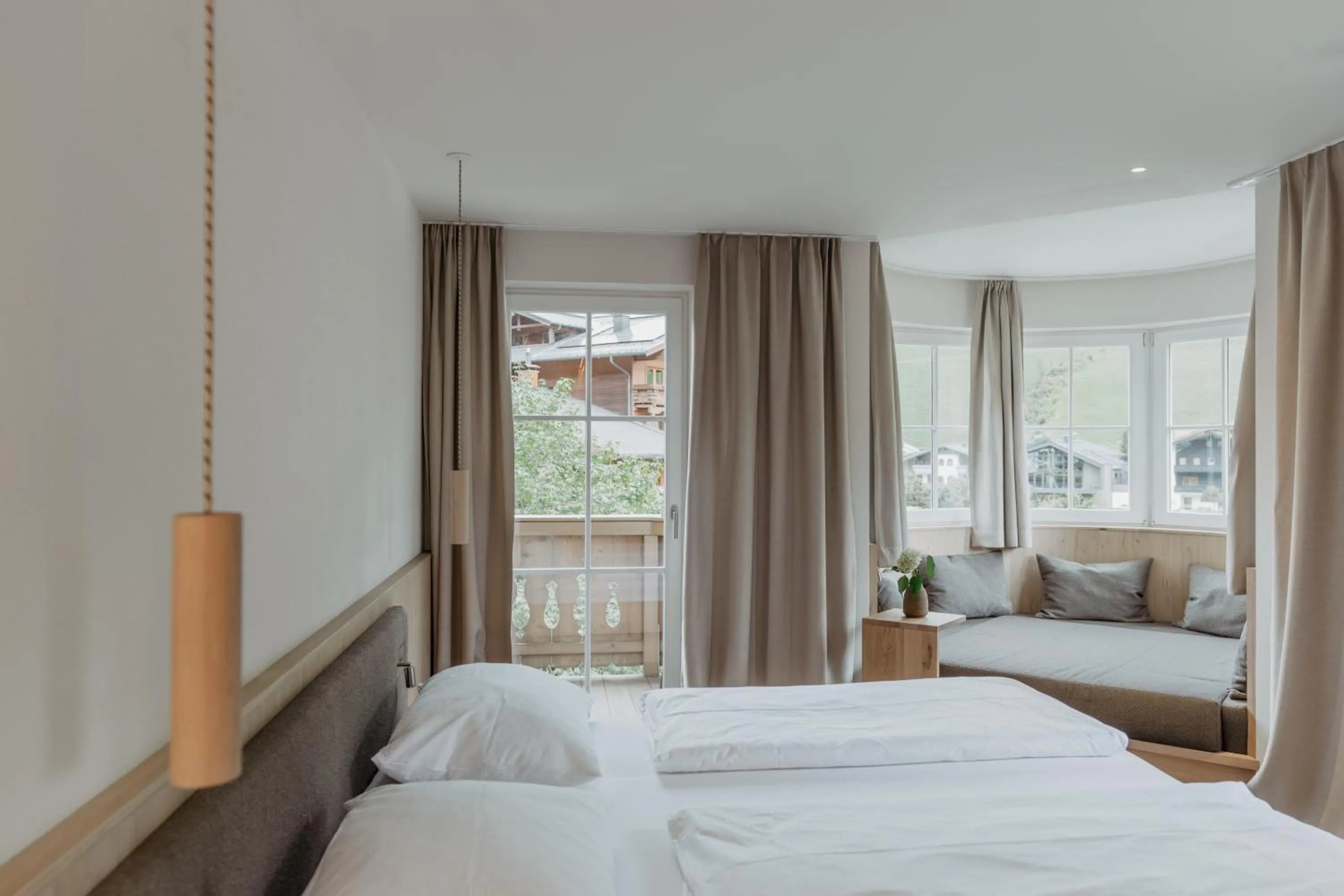 Photo of the whole room in Boutique Hundehotel Bergzeit