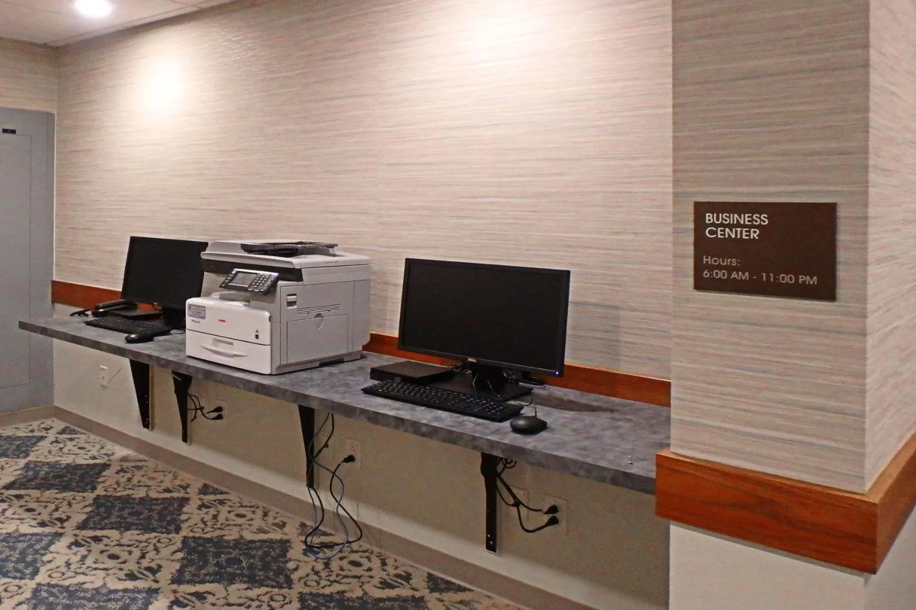 Business facilities in Wyndham Garden State College