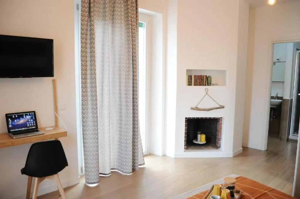 The Corner 180 Suite