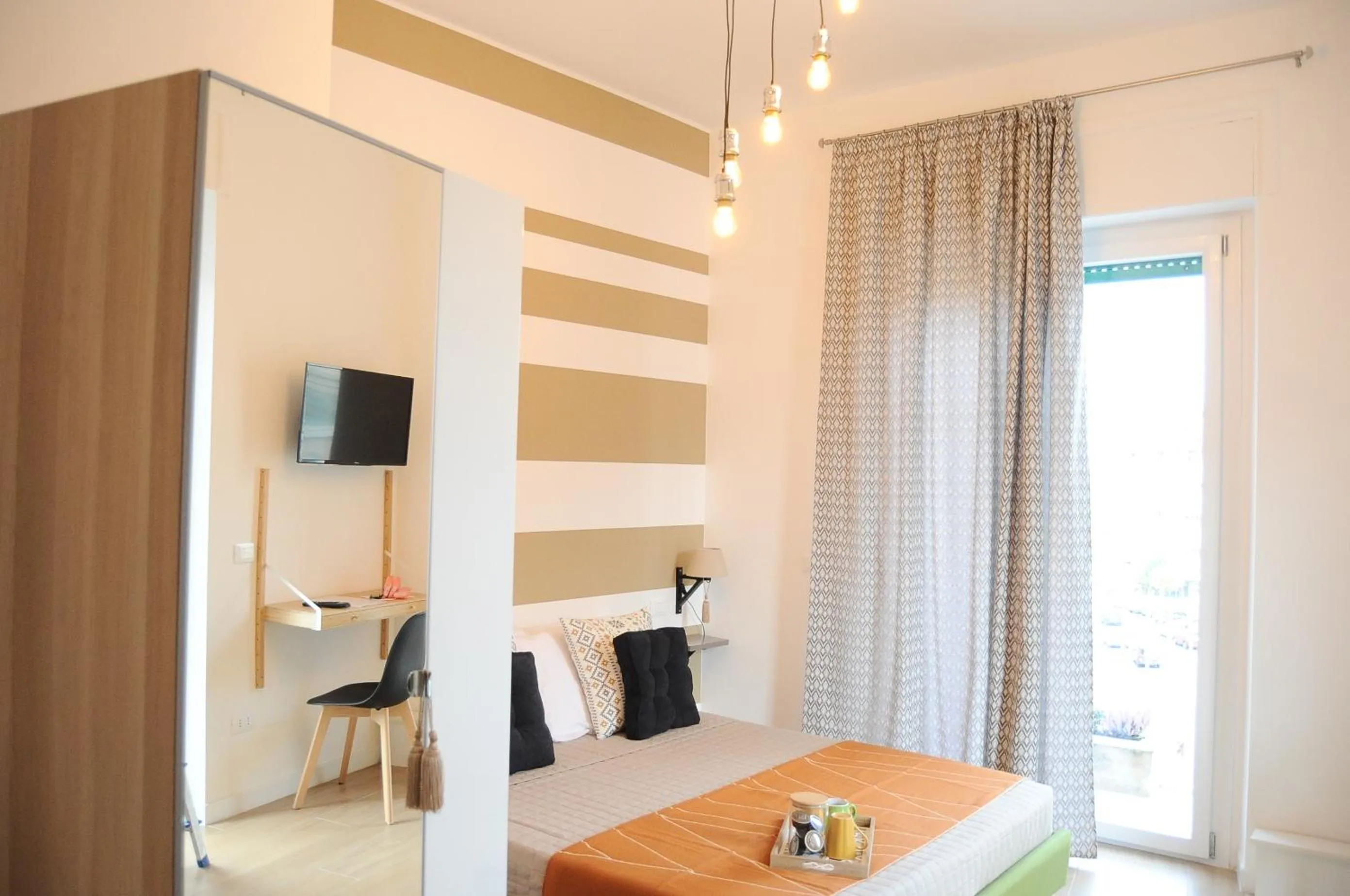 Photo of the whole room in The Corner 180 Suite