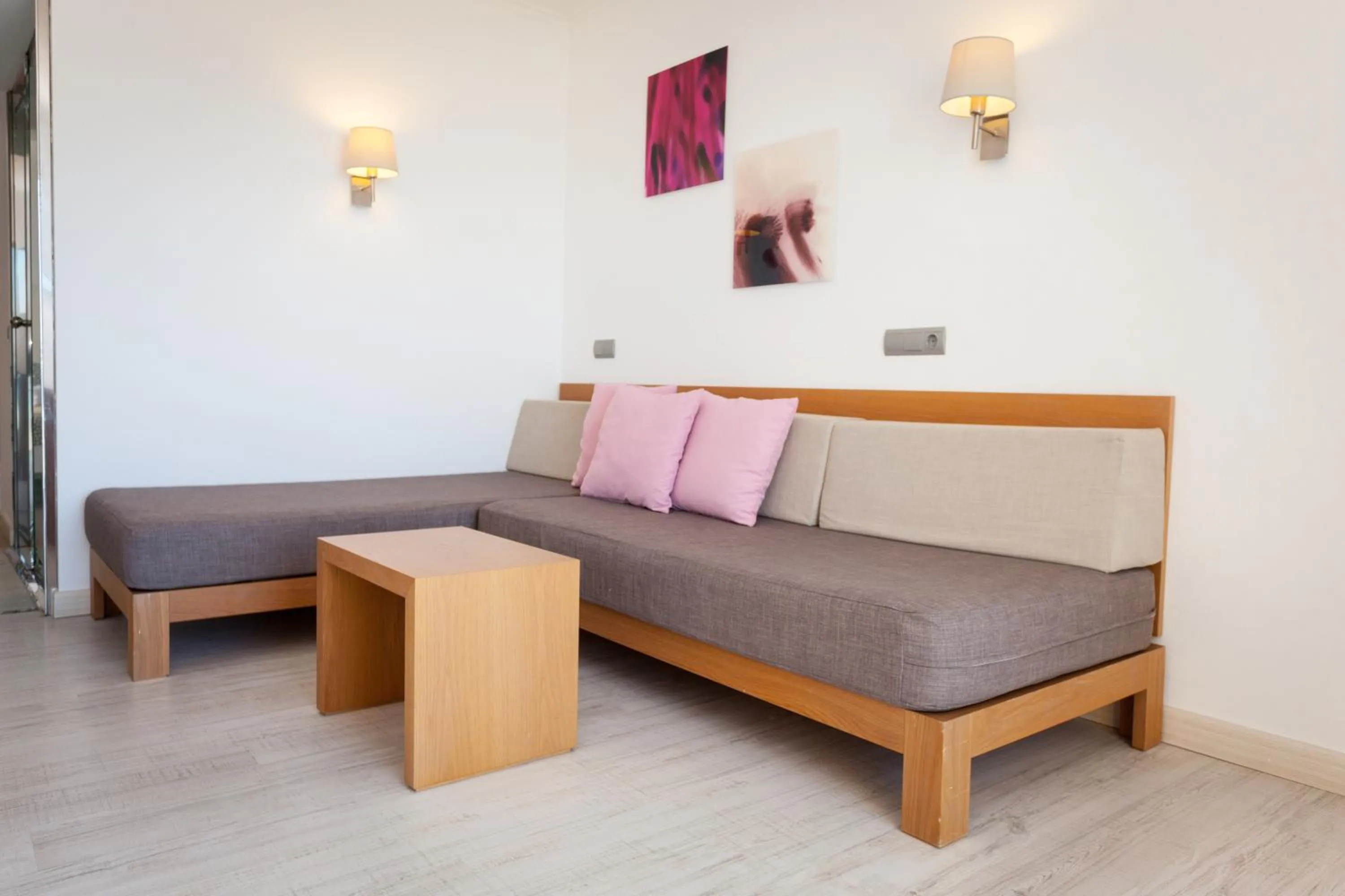 Living room, Bed in Hotel Timor