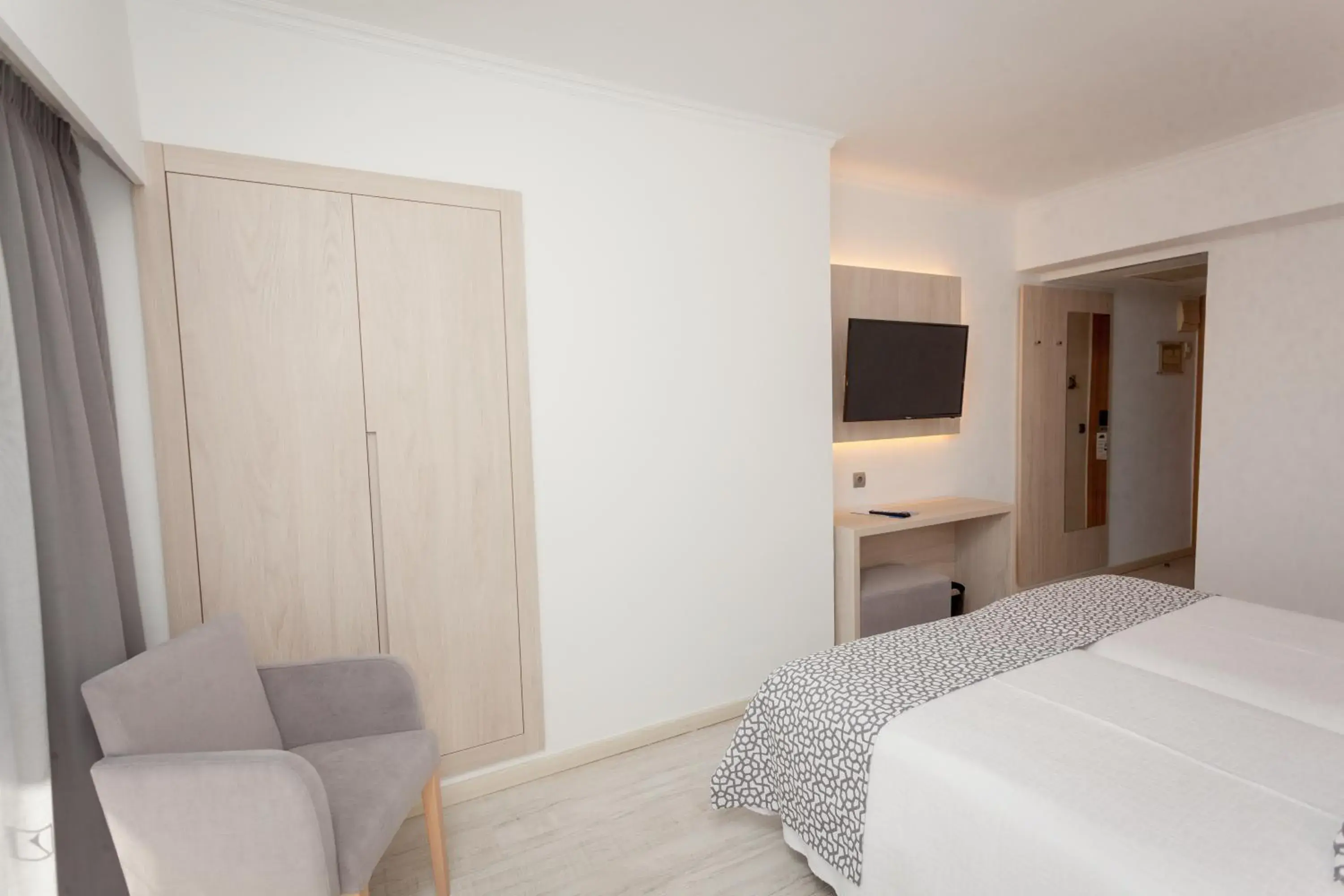 Double or Twin Room with Balcony in Hotel Timor Double or Twin Room with Balcony in Hotel Timor