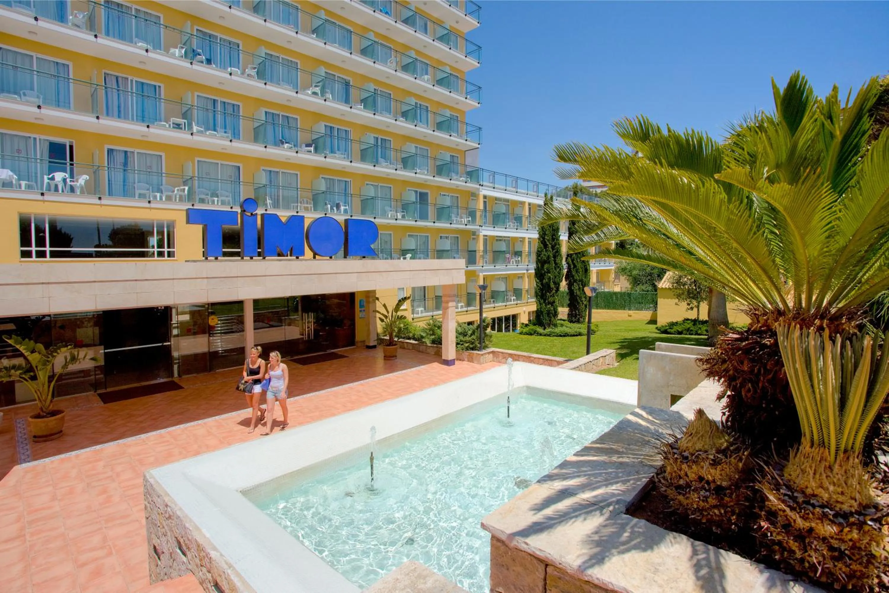 Facade/entrance in Hotel Timor