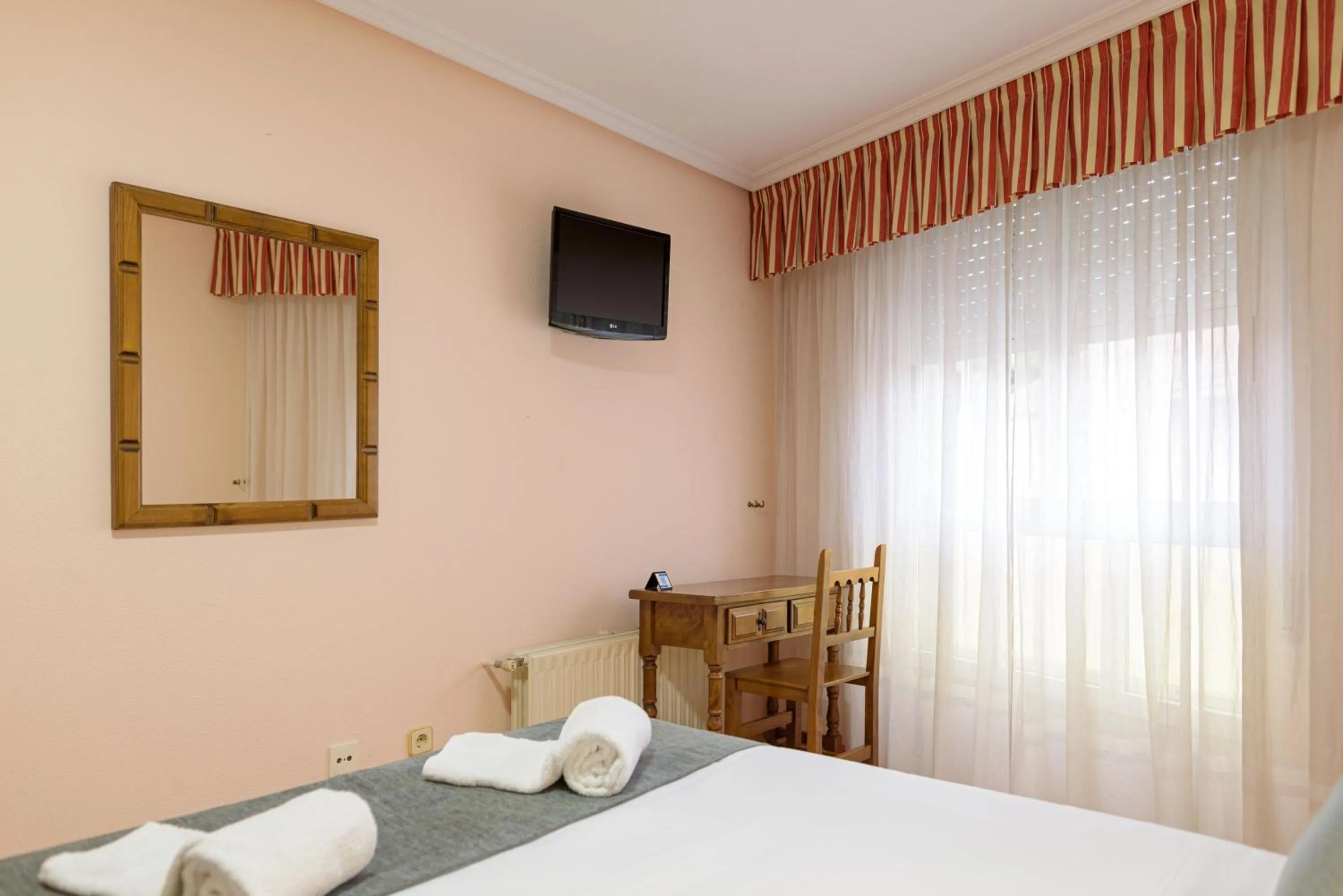 Bedroom, Bed in Hotel Alda Xinzo