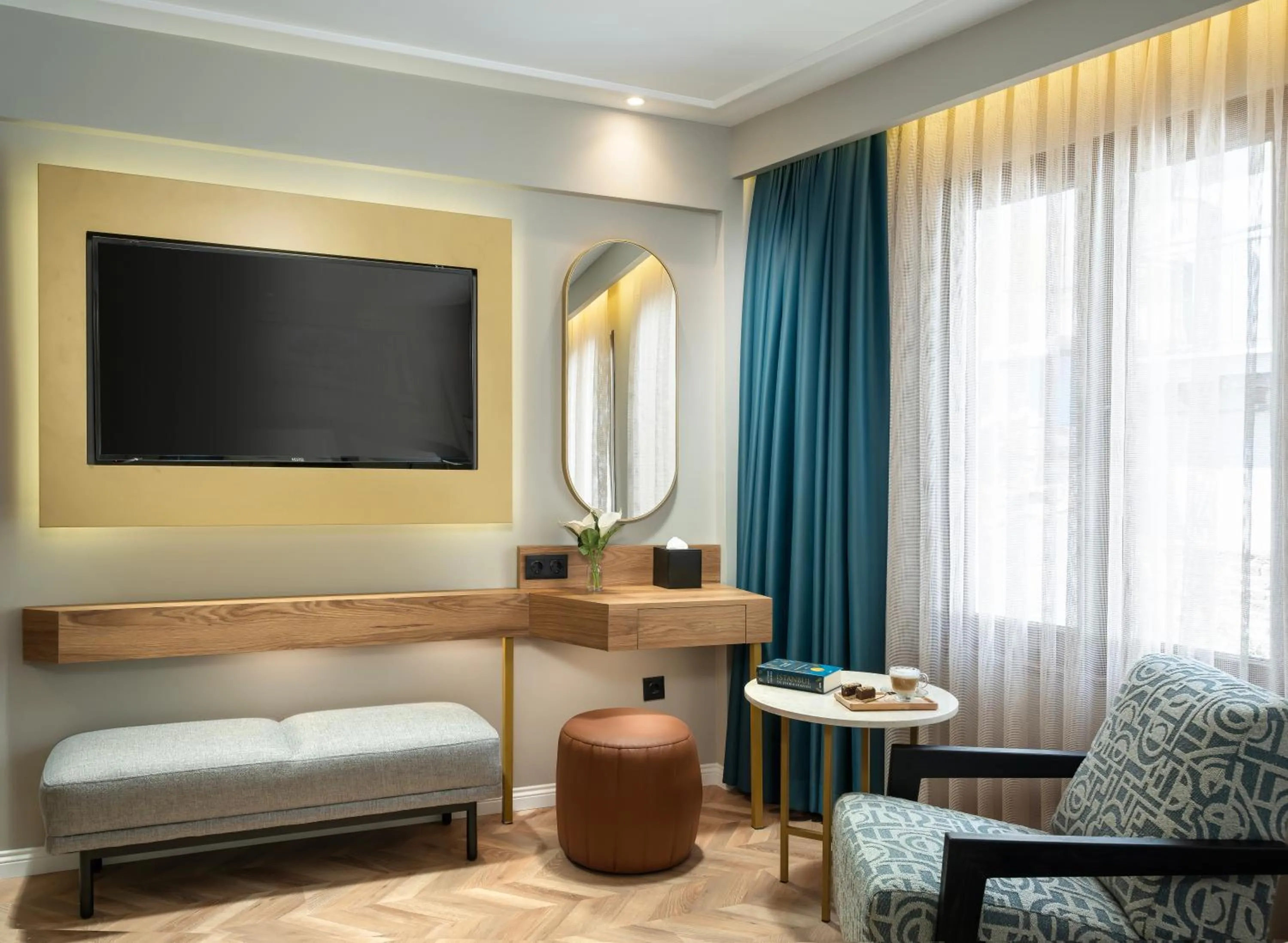 TV and multimedia in Royan Suites